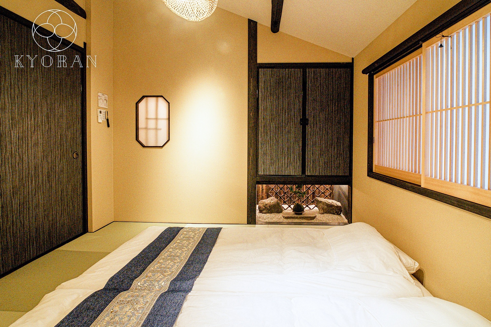 【梅宮町】祇園まで徒歩7分、露天風呂とバーカウンターと内装デザインを楽しむ一棟貸し