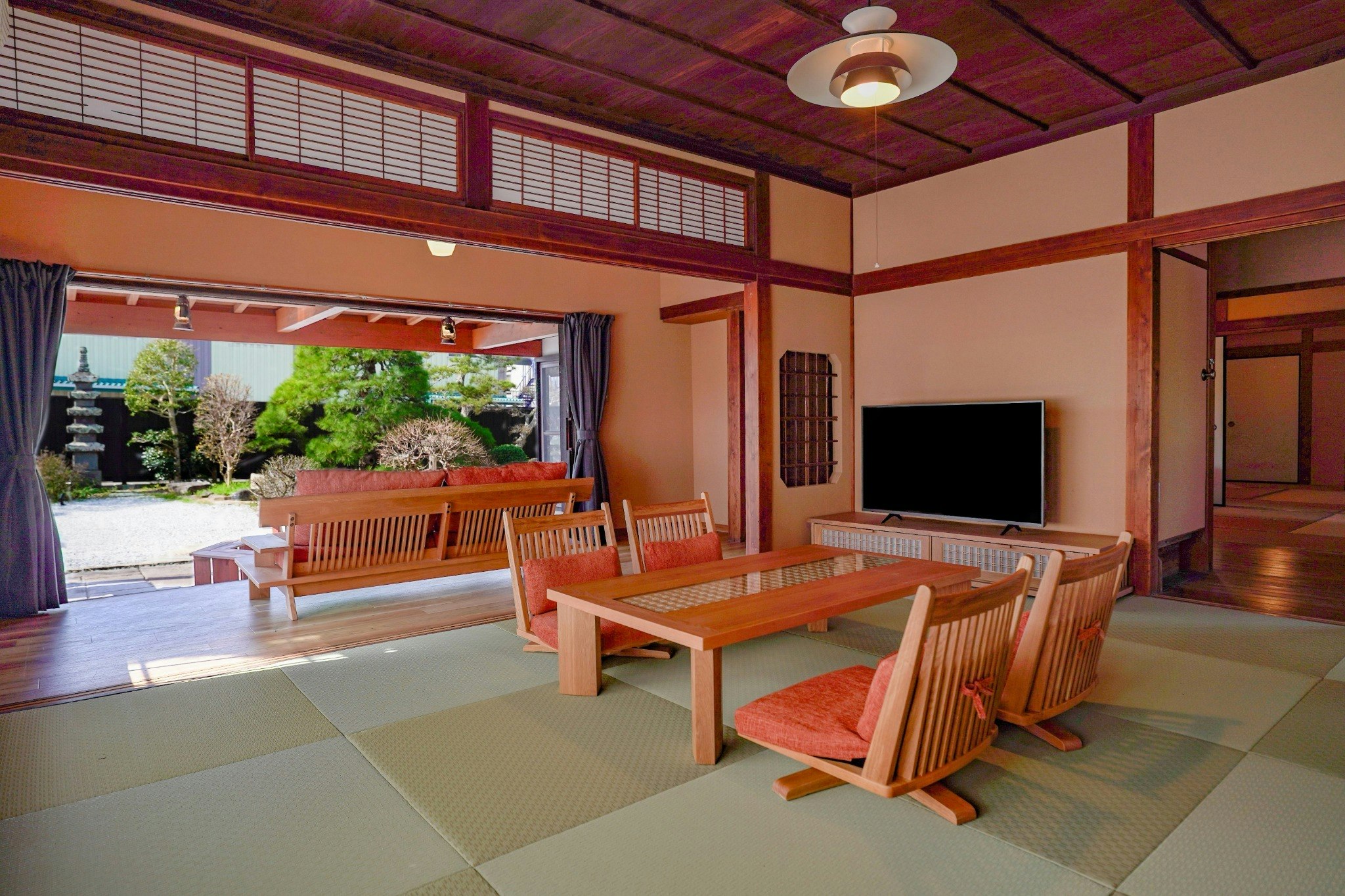 駅近、海近の大正時代建築物件