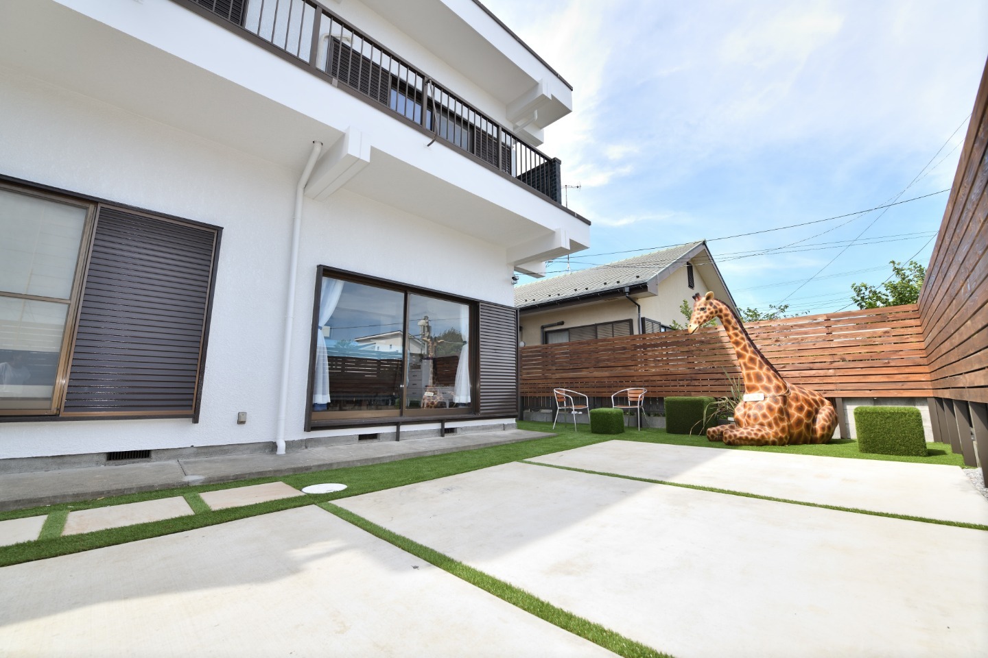 片瀬江ノ島駅近!2階建て一軒家をまるごとリノベーションしたバケーションハウス