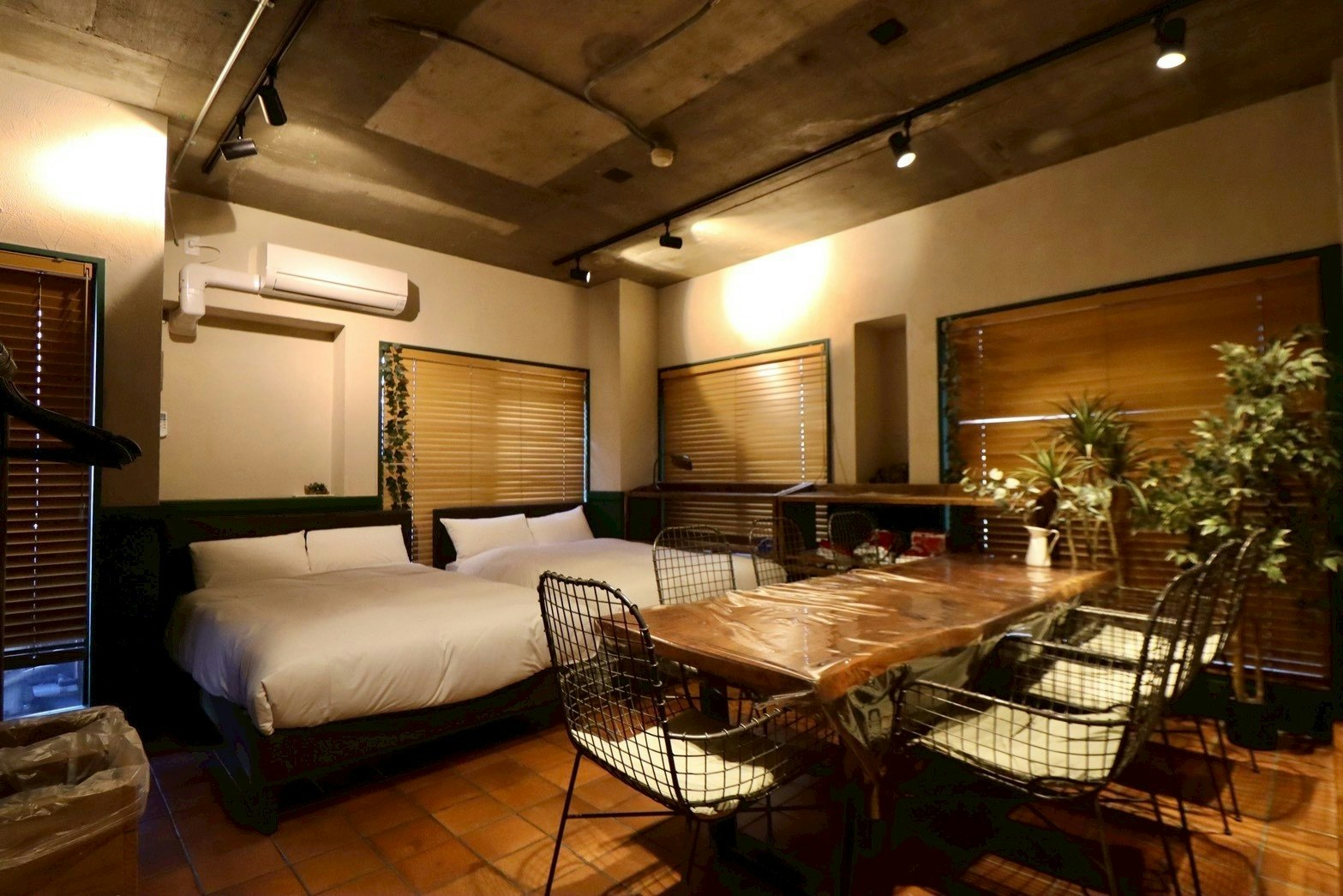 新宿御苑から徒歩4分の好立地物件!最大8名宿泊可能!WiFi有・ショッピングも遊びも最適!サンモール