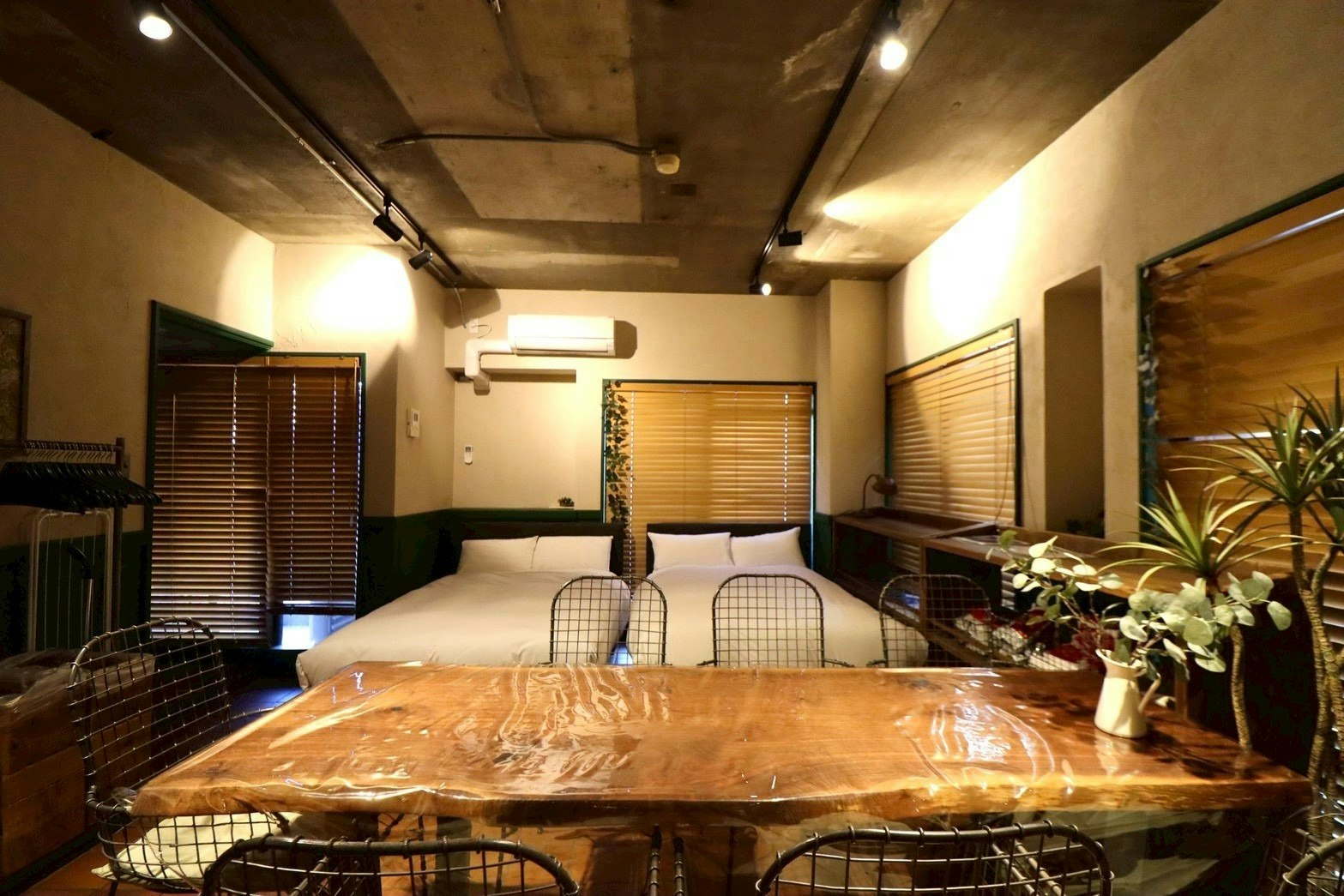 新宿御苑から徒歩4分の好立地物件!最大8名宿泊可能!WiFi有・ショッピングも遊びも最適!サンモール