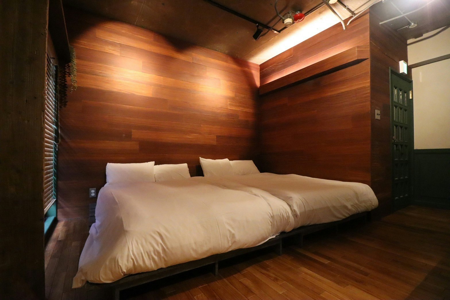 新宿御苑から徒歩4分の好立地物件!最大8名宿泊可能!WiFi有・ショッピングも遊びも最適!サンモール