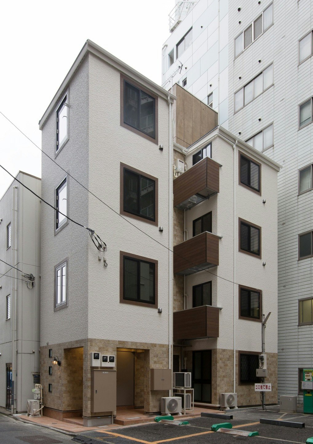 102号室
