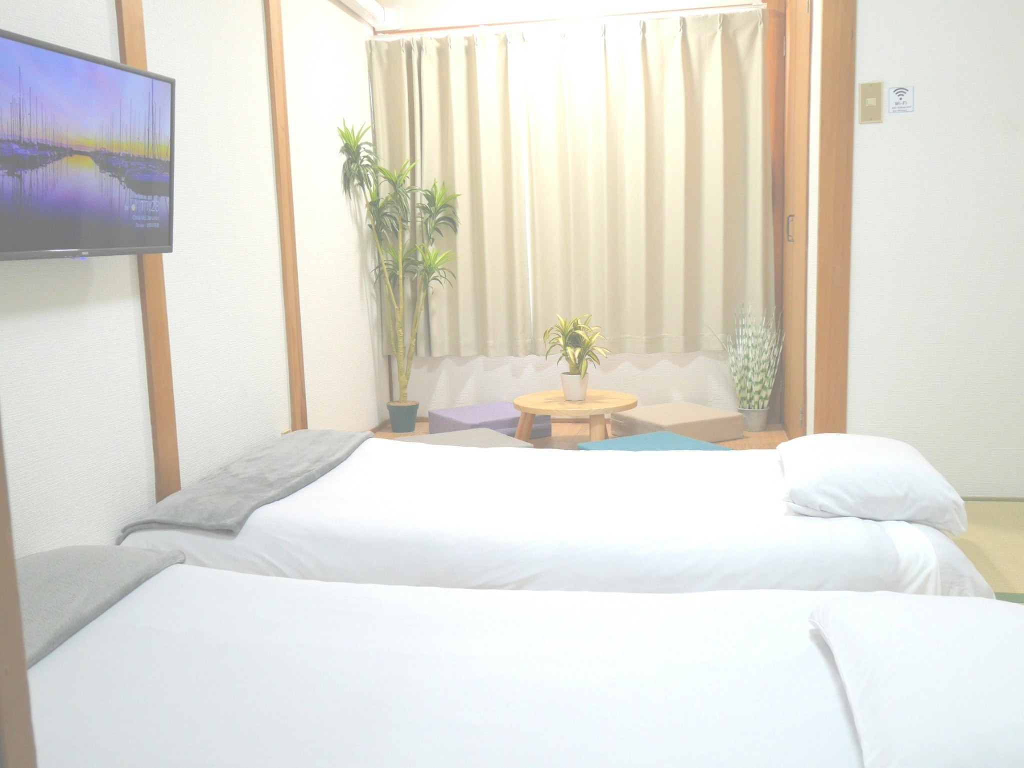 8名様宿泊可・2階建55m2リノベーション済・寝室3部屋・駅徒歩3分・電車でUSJ5分・Wifi