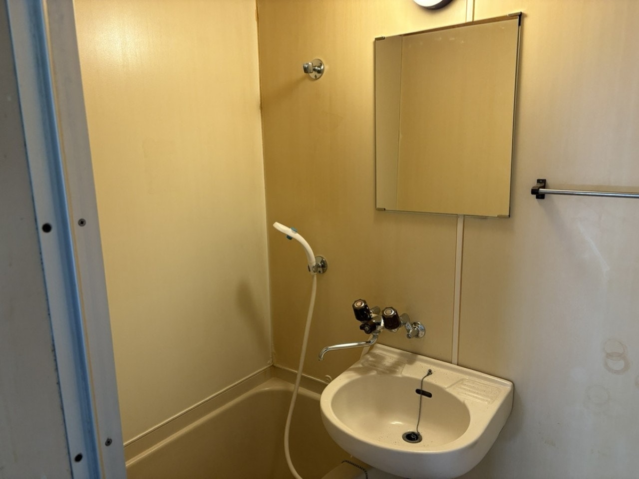 最大5名/新宿・渋谷へのアクセス抜群!/コンビニ、銭湯徒歩2分/Wi-Fi/102号室