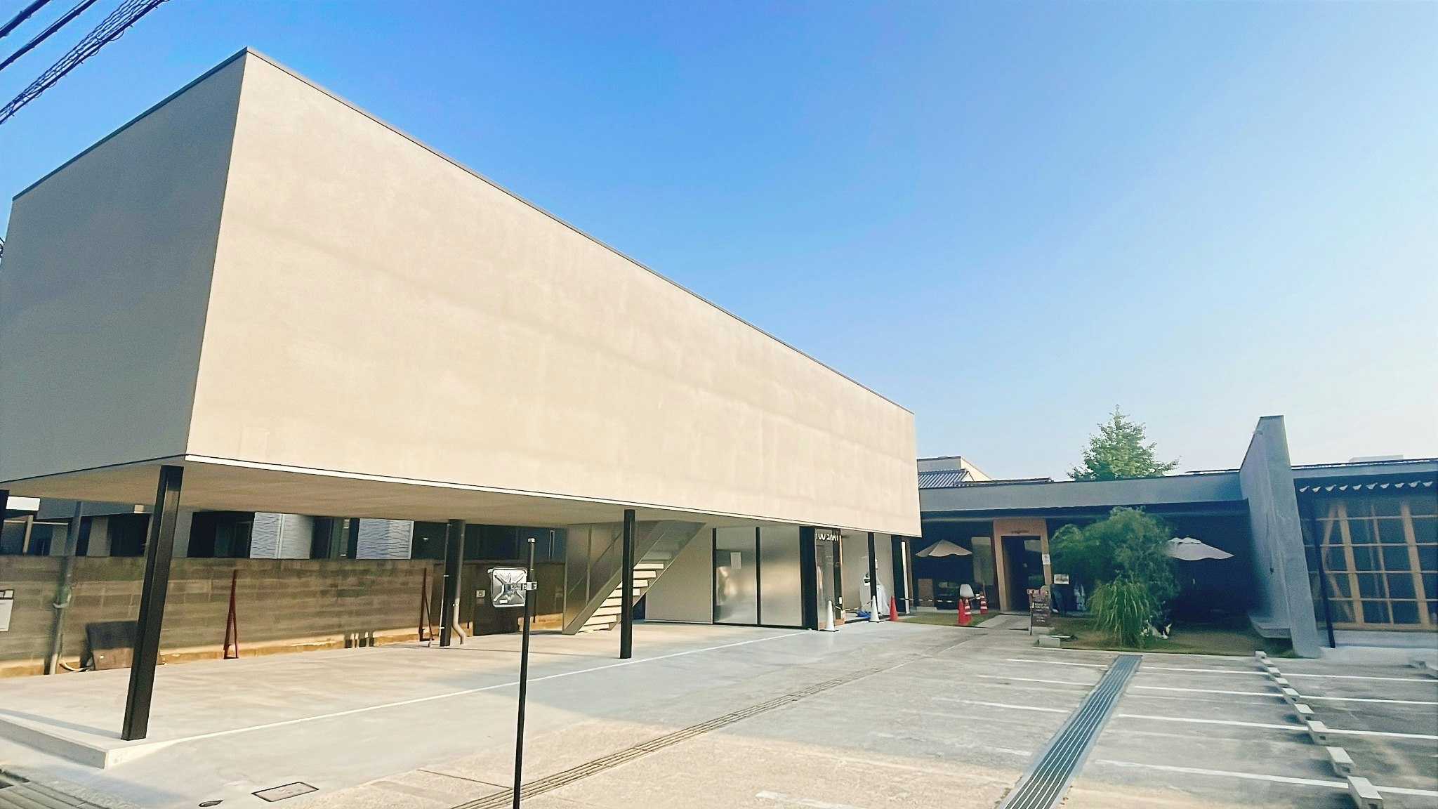 The Seventh 2026年7月開業 洲本市中心部に静かに佇む最新のデザイナーズお宿です