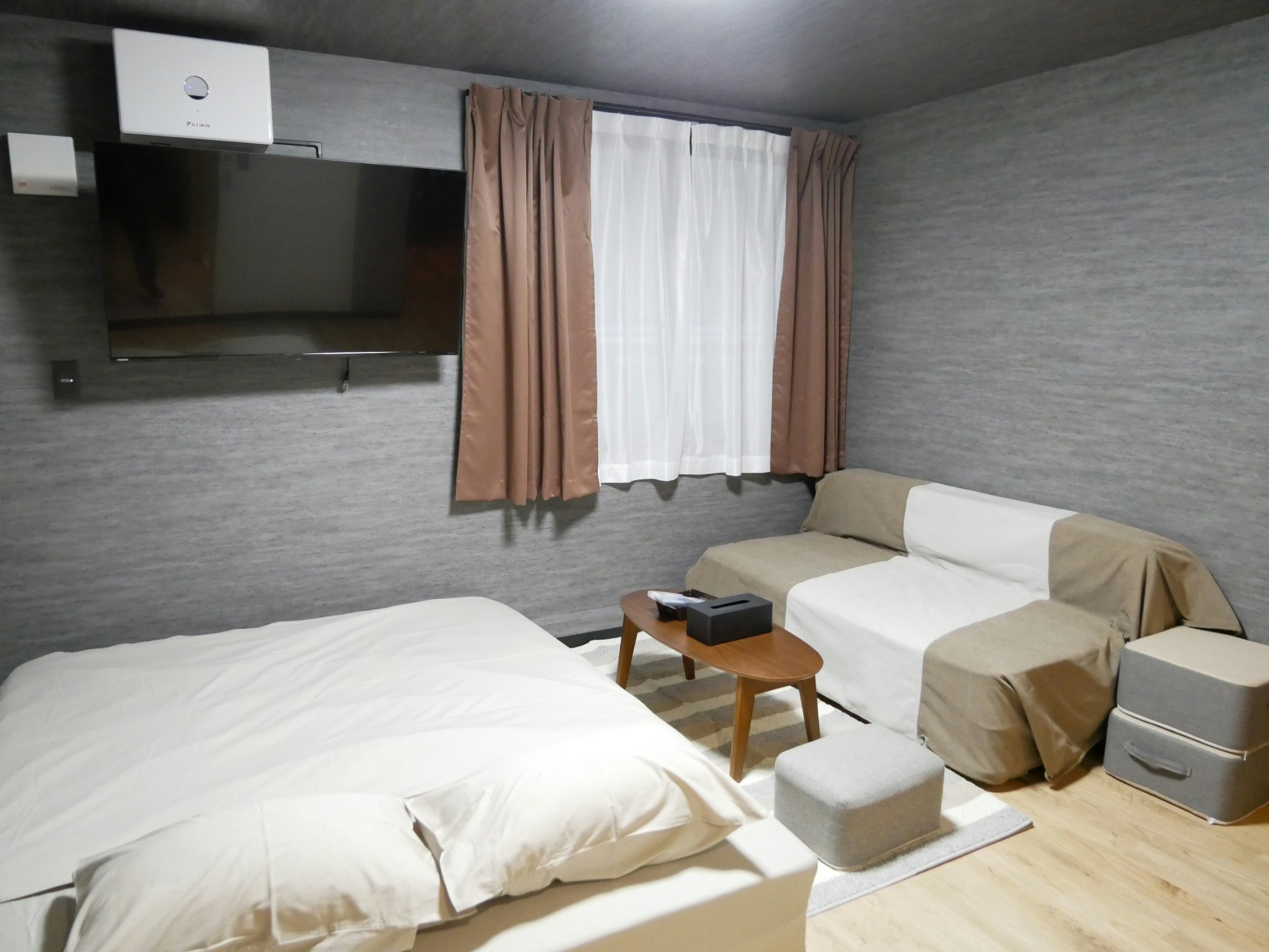 《 HOOD 宿+個室サウナ 》奄美市中心地にあり北へも南へも繁華街へもアクセスしやすい(103)