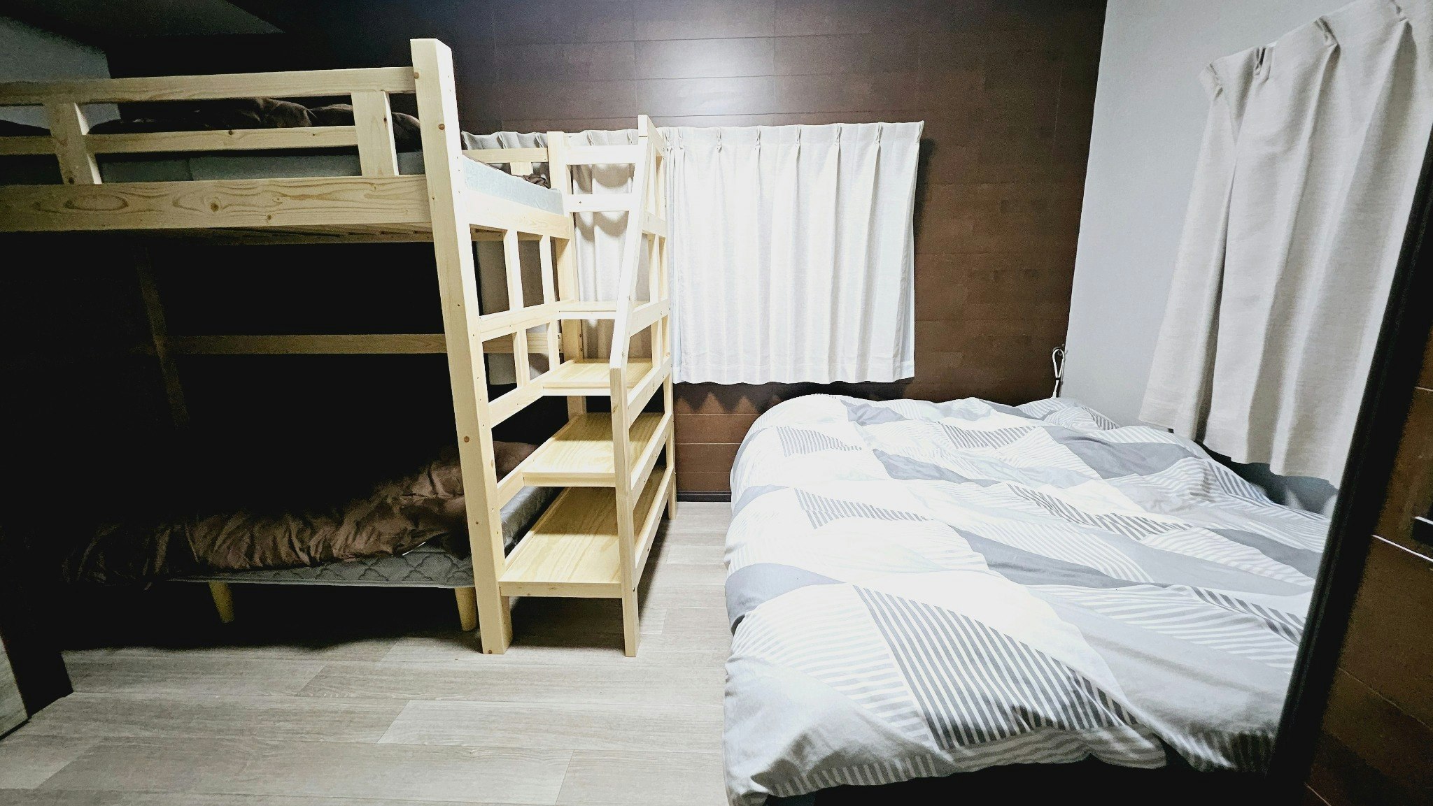 West-1F・1 double bed ,1 bunk bed(2段ベッド),kitchen