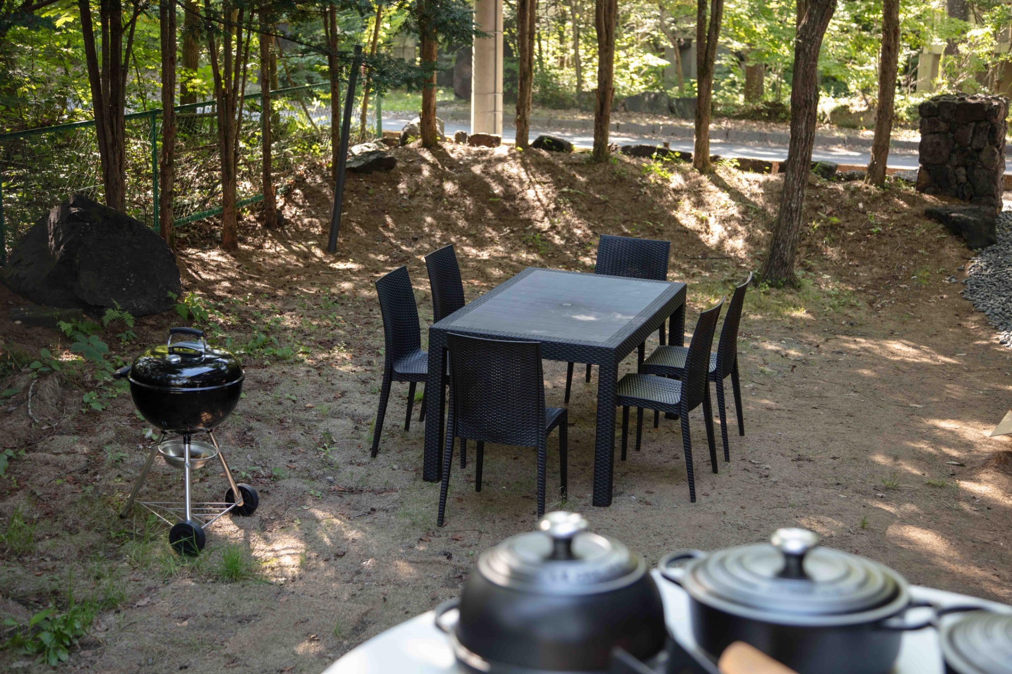 北欧サウナ と露天風呂を満喫!ル・クルーゼの食器とお鍋で統一された非日常空間