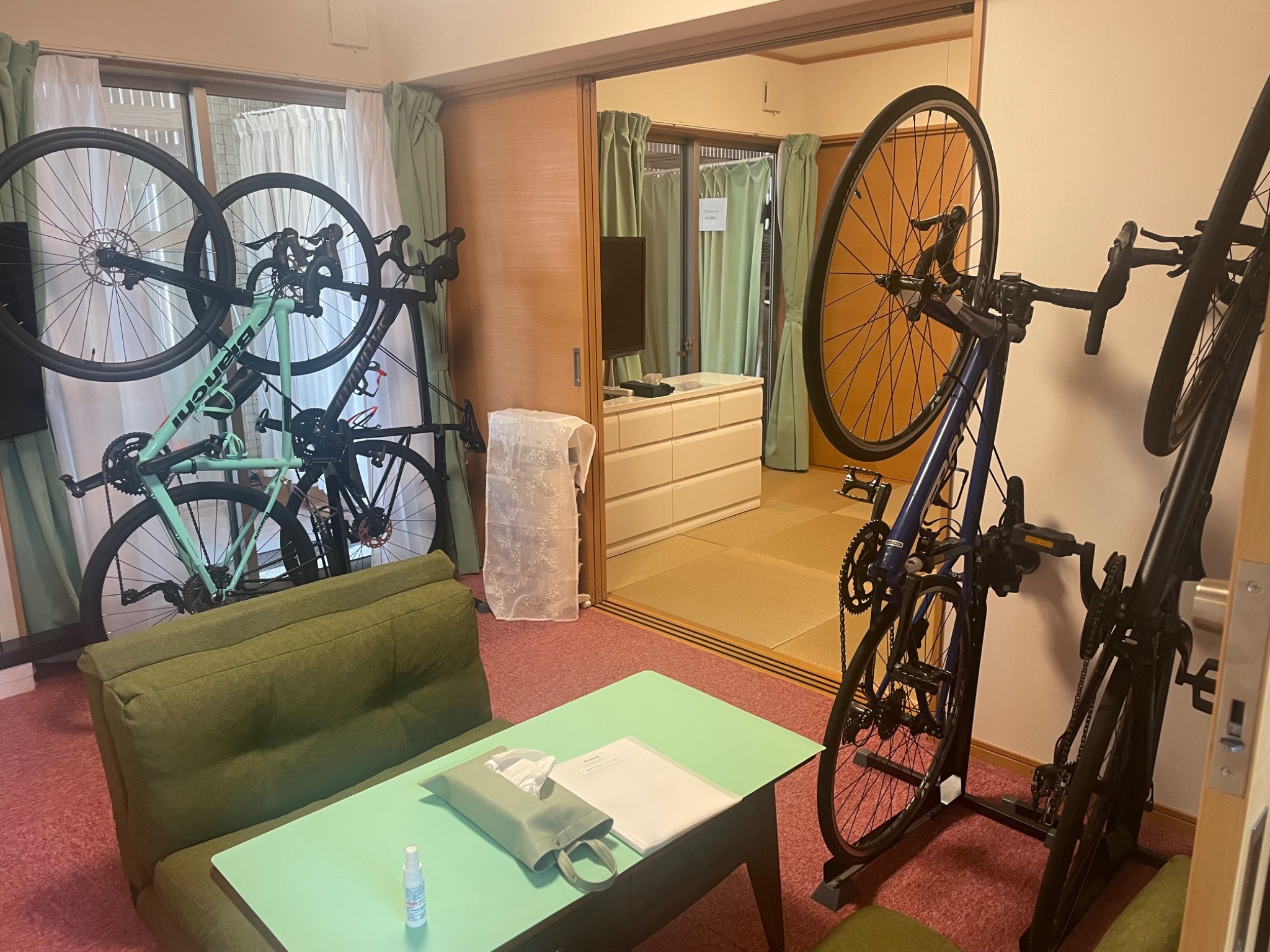 清潔感があり、実家のようにくつろげる和洋室