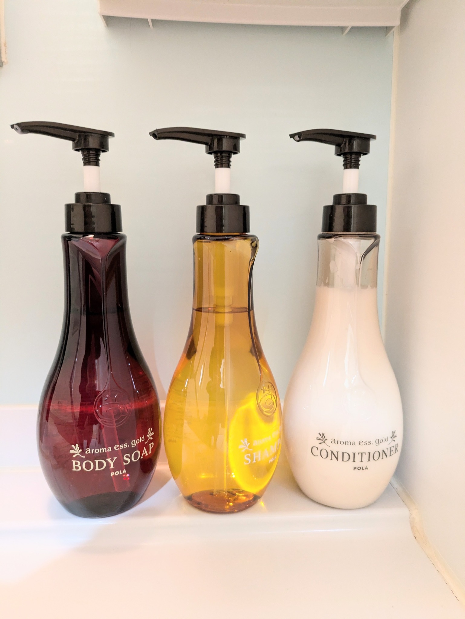 女性用シャンプー、リンス、ボディソープ