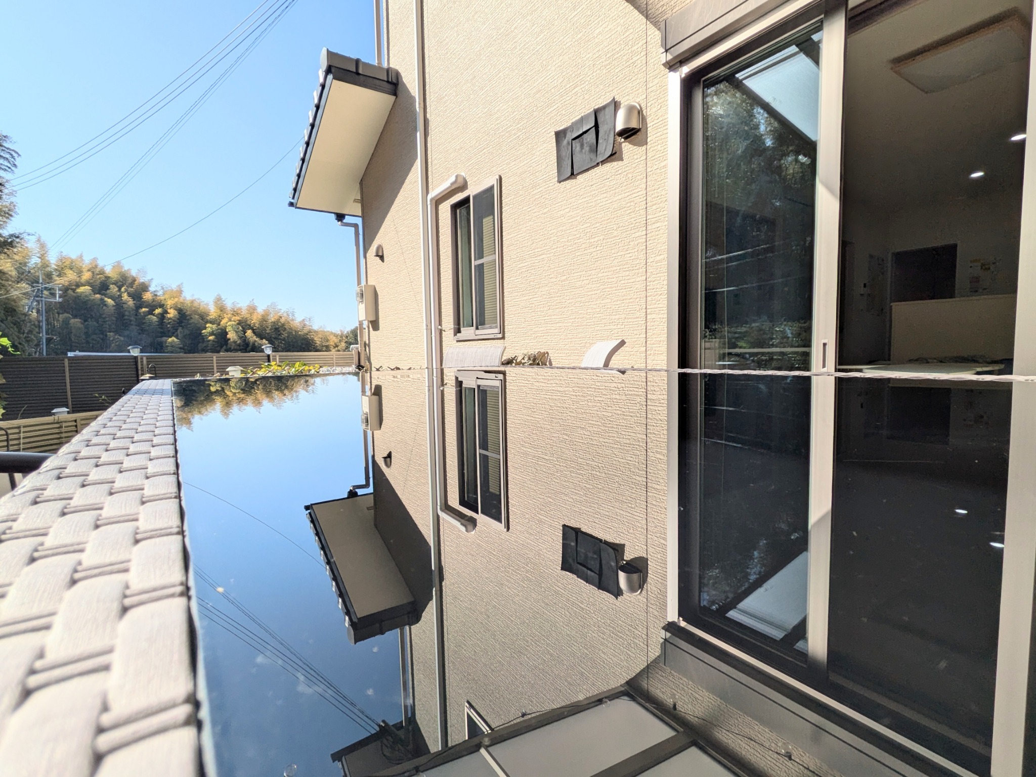 冬以外は気持ち良いデッキでお食事されるのをお勧め致します。