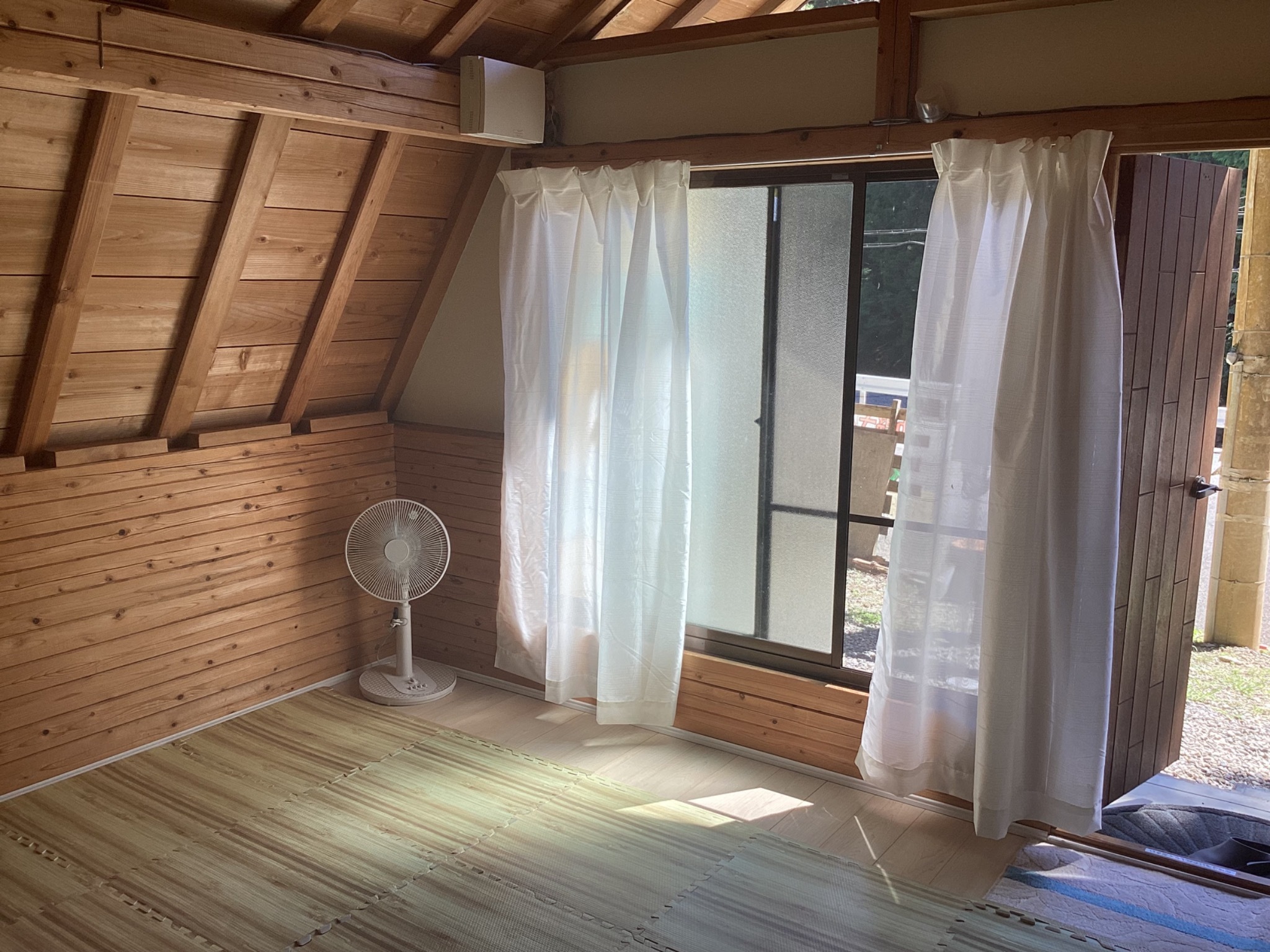 バンガロー 「SENA」・「HANA」※ペット不可