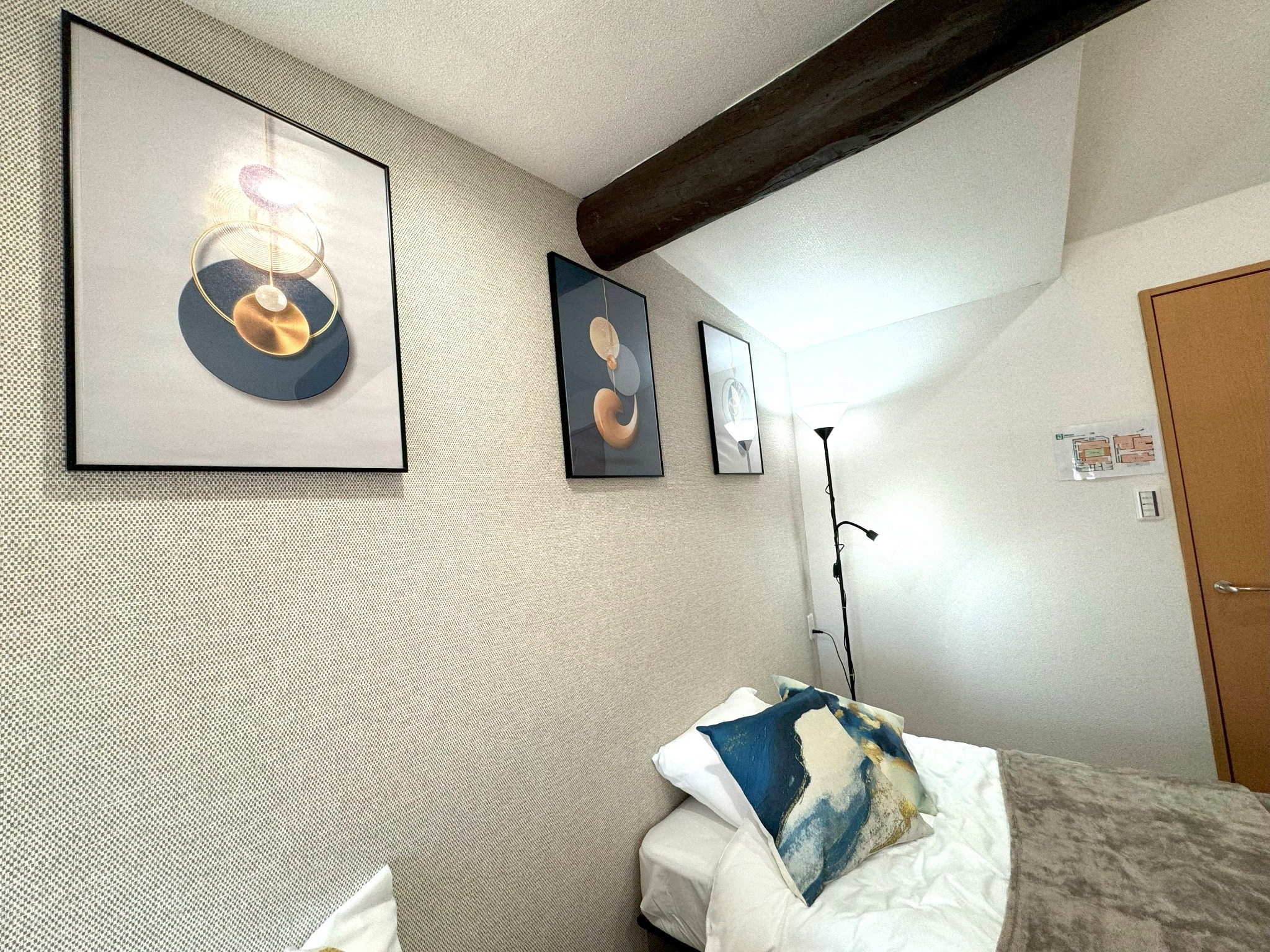 一軒家貸切!ゆったり最大12人 大阪駅から一駅でアクセス良好/民泊のnull