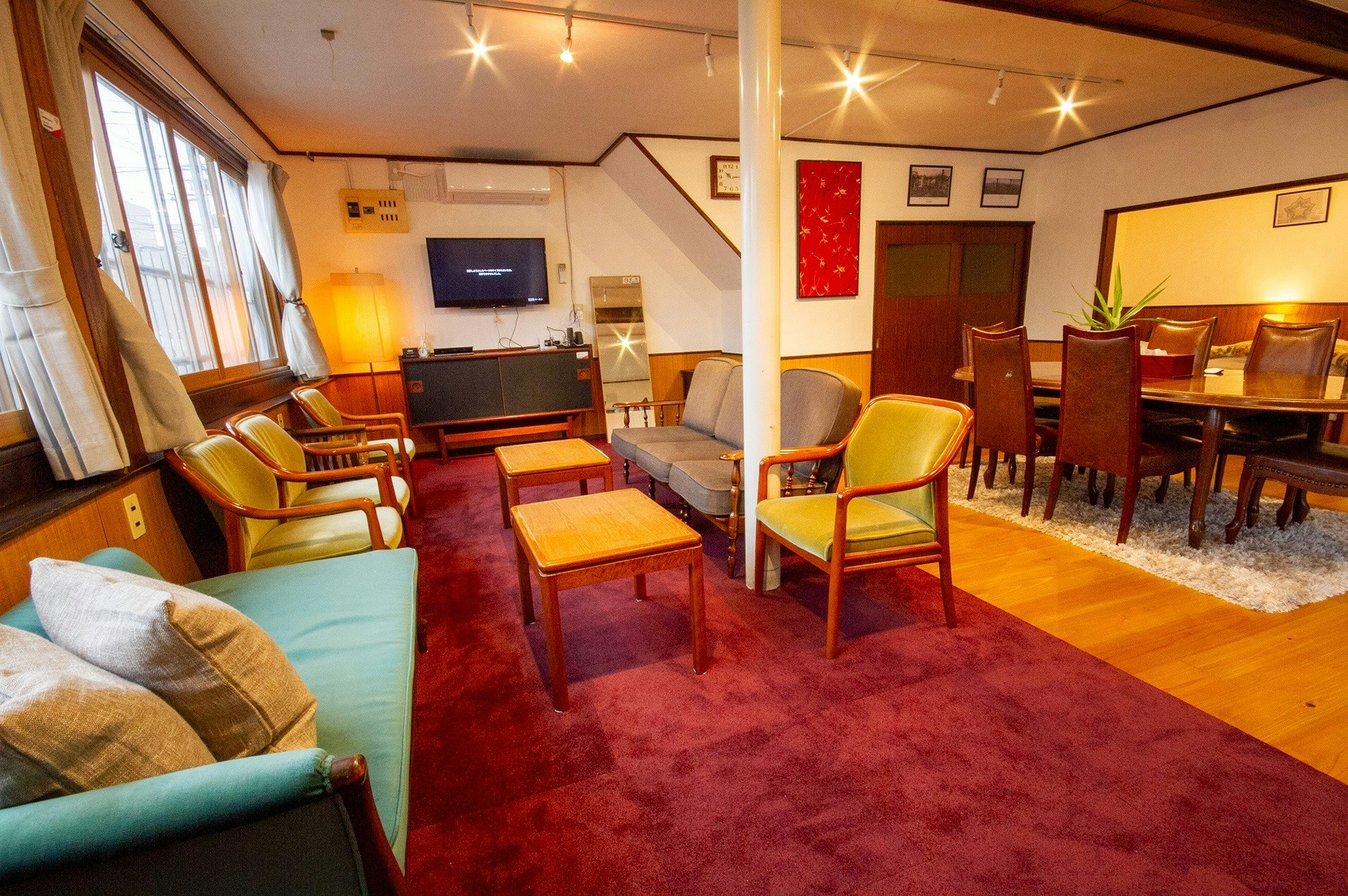 家族やグループでの旅行にピッタリ!昭和レトロスタイルのコンセプトハウス