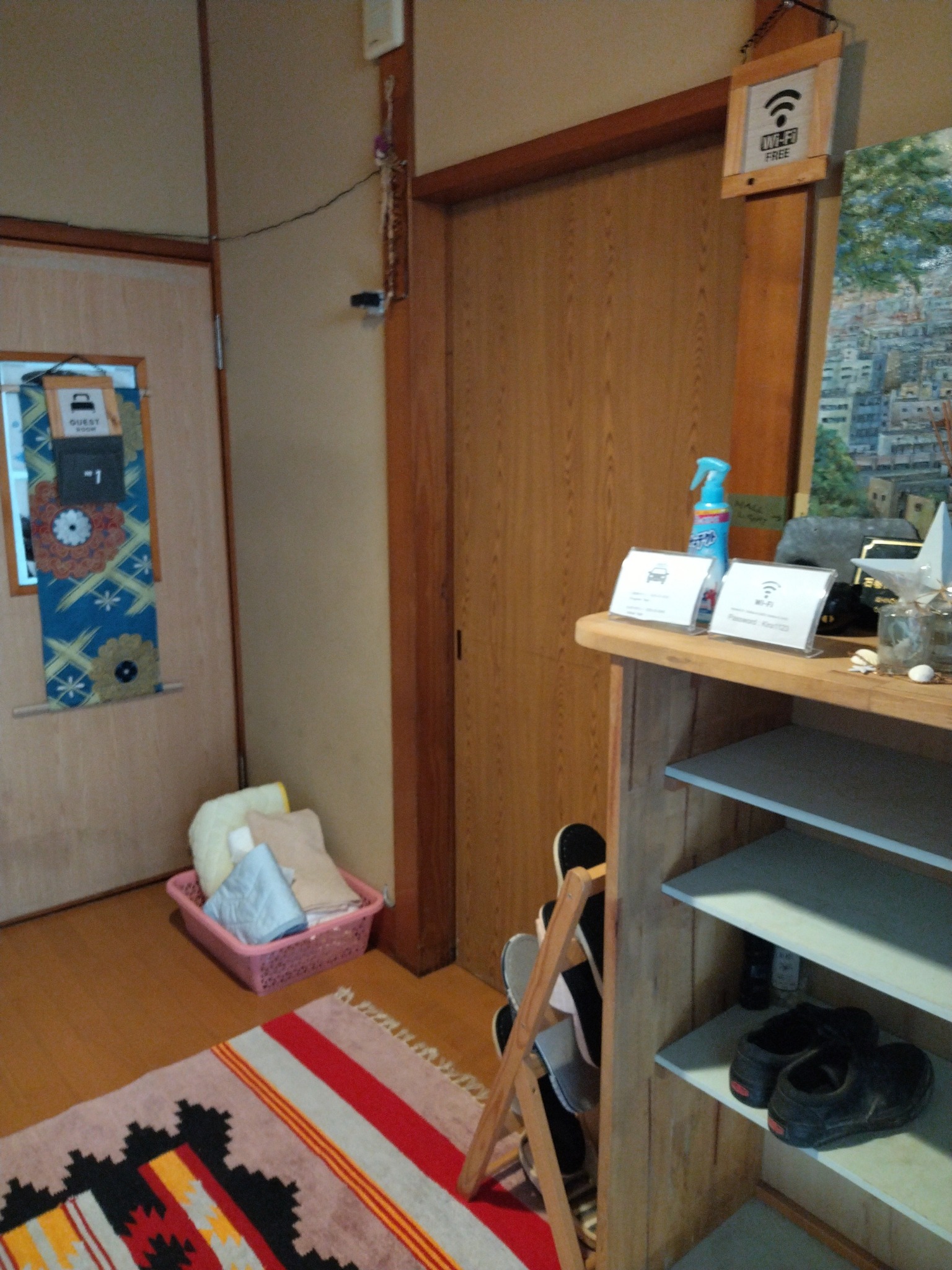 築50年一軒家の個室2 シングルベッド2台 駐車場無料 猫(田代)島、南浜津波復興祈念公園
