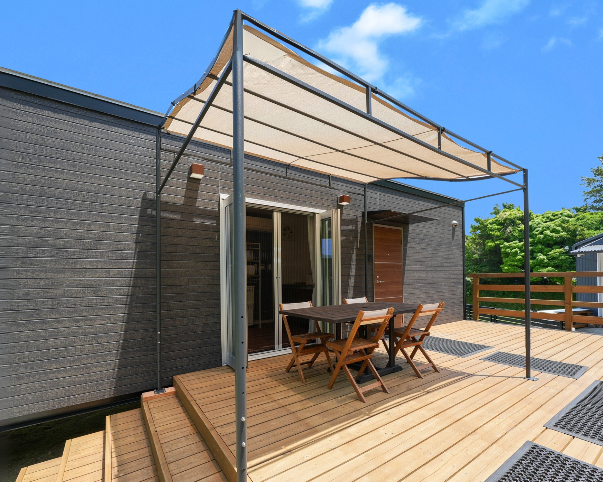 【DreamProject】《連泊プラン10%OFF》最大4人 ロフト付きトレーラーハウス