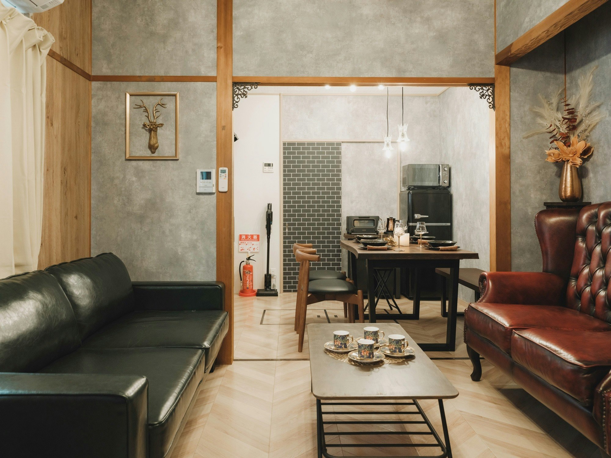 【一棟貸し】駅徒歩1分|家族向け・最大6名|なんば直通