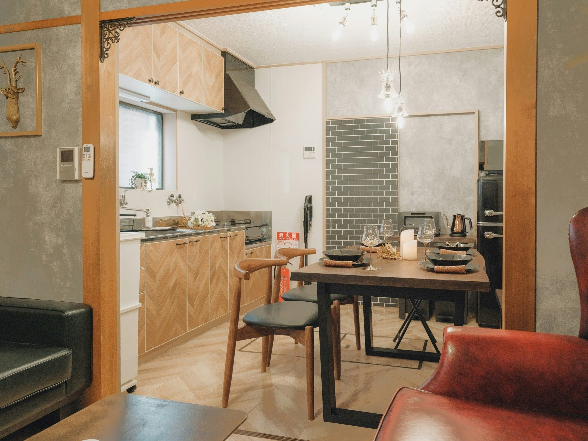 【一棟貸し】駅徒歩1分|家族向け・最大6名|なんば直通