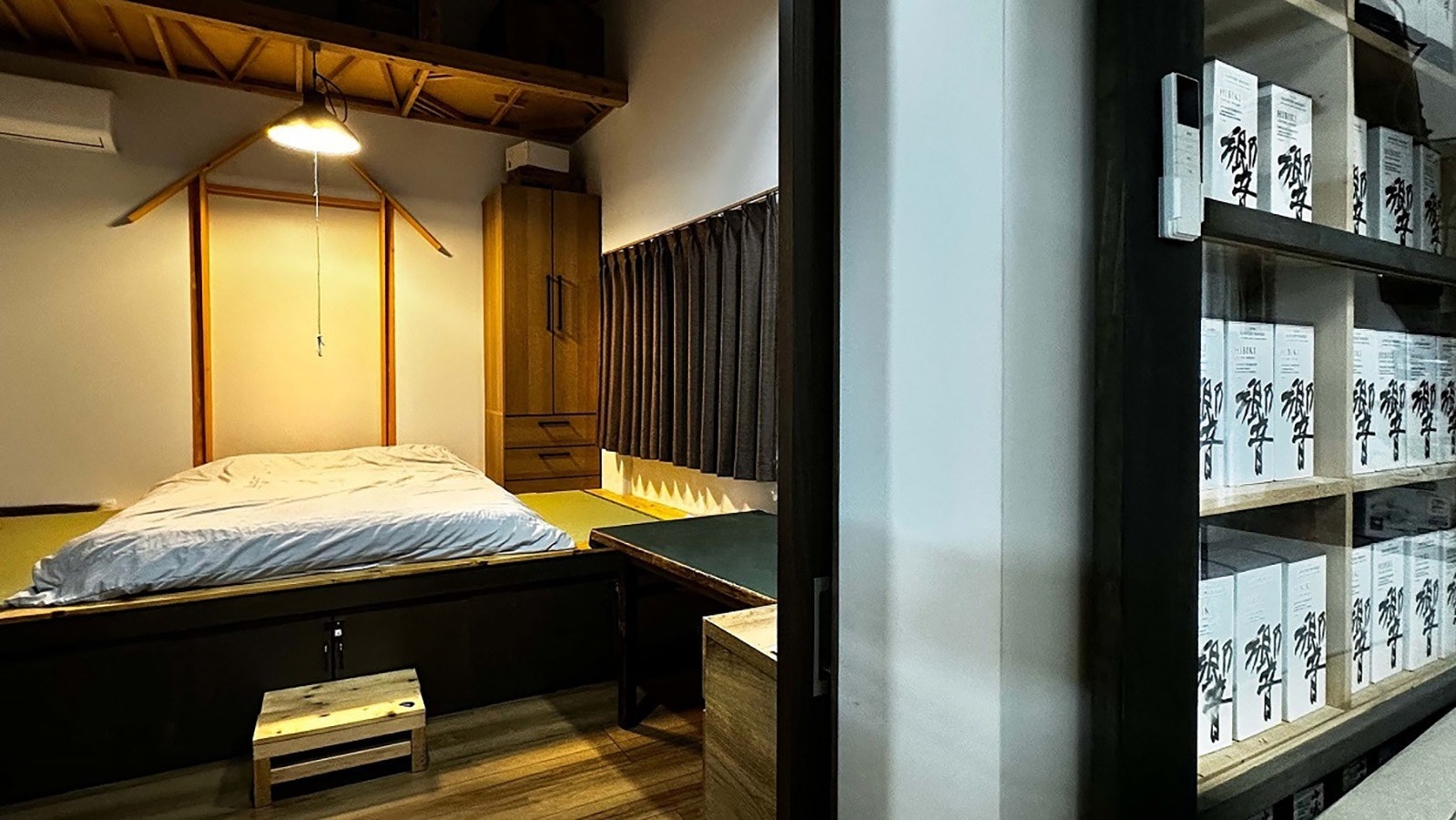 Cozy Home with Whiskey Decor, Free WiFi & Netflix
