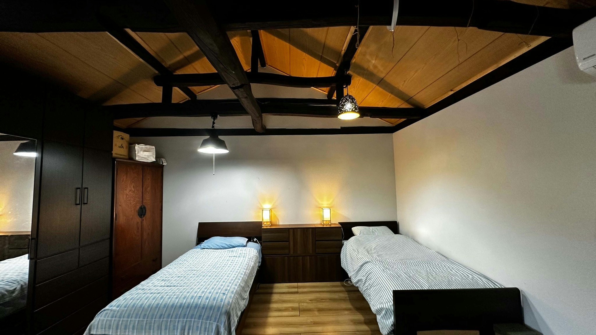 Cozy Home with Whiskey Decor, Free WiFi & Netflix