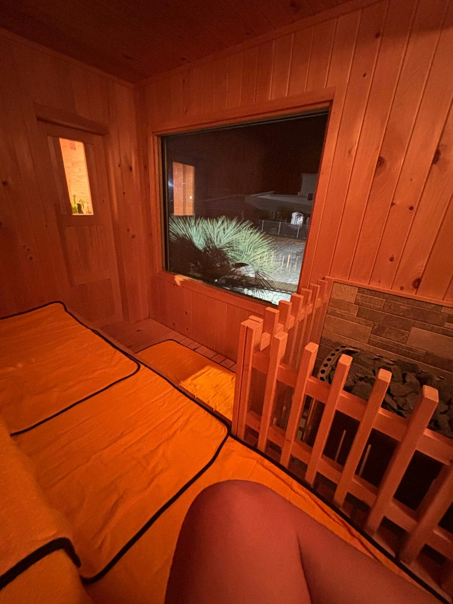 Containertrailer A【薪風呂付】3名様まで利用可 SAUNA/BBQArea利用付き