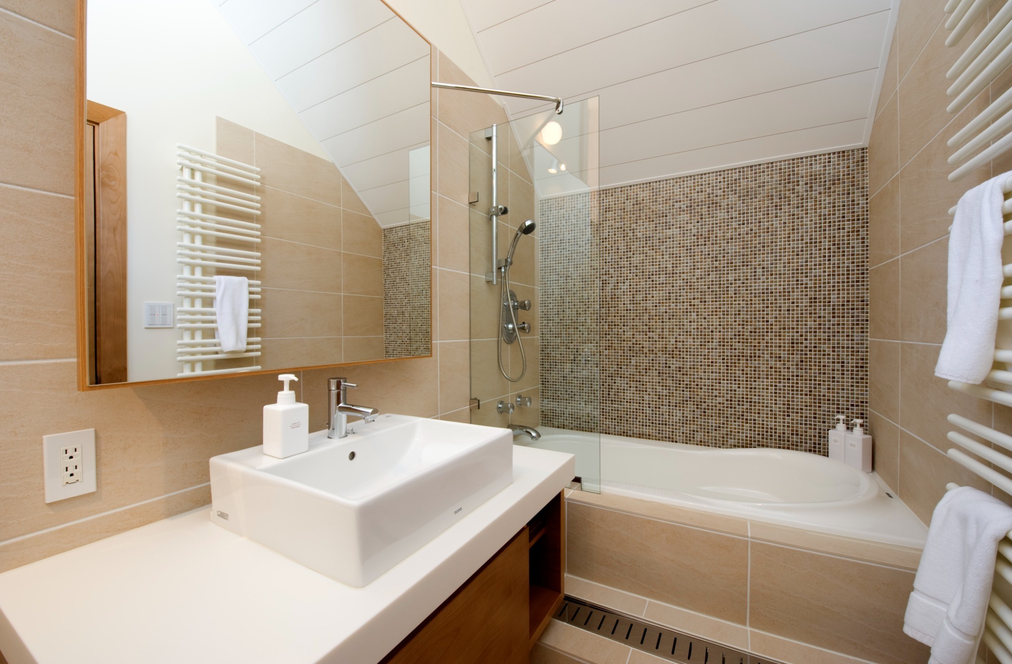 【6ベッドルーム】落ち着いた雰囲気の閑静なエリアに建つラグジュアリー別荘