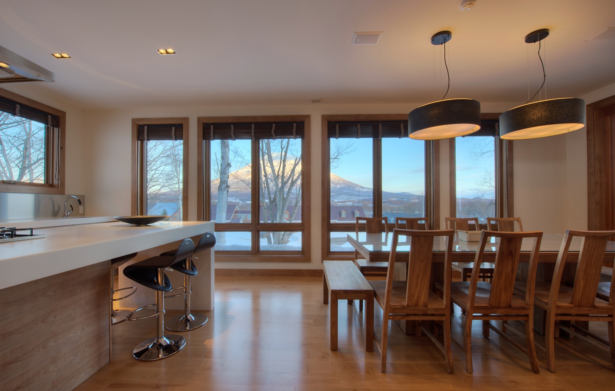 【6ベッドルーム】落ち着いた雰囲気の閑静なエリアに建つラグジュアリー別荘