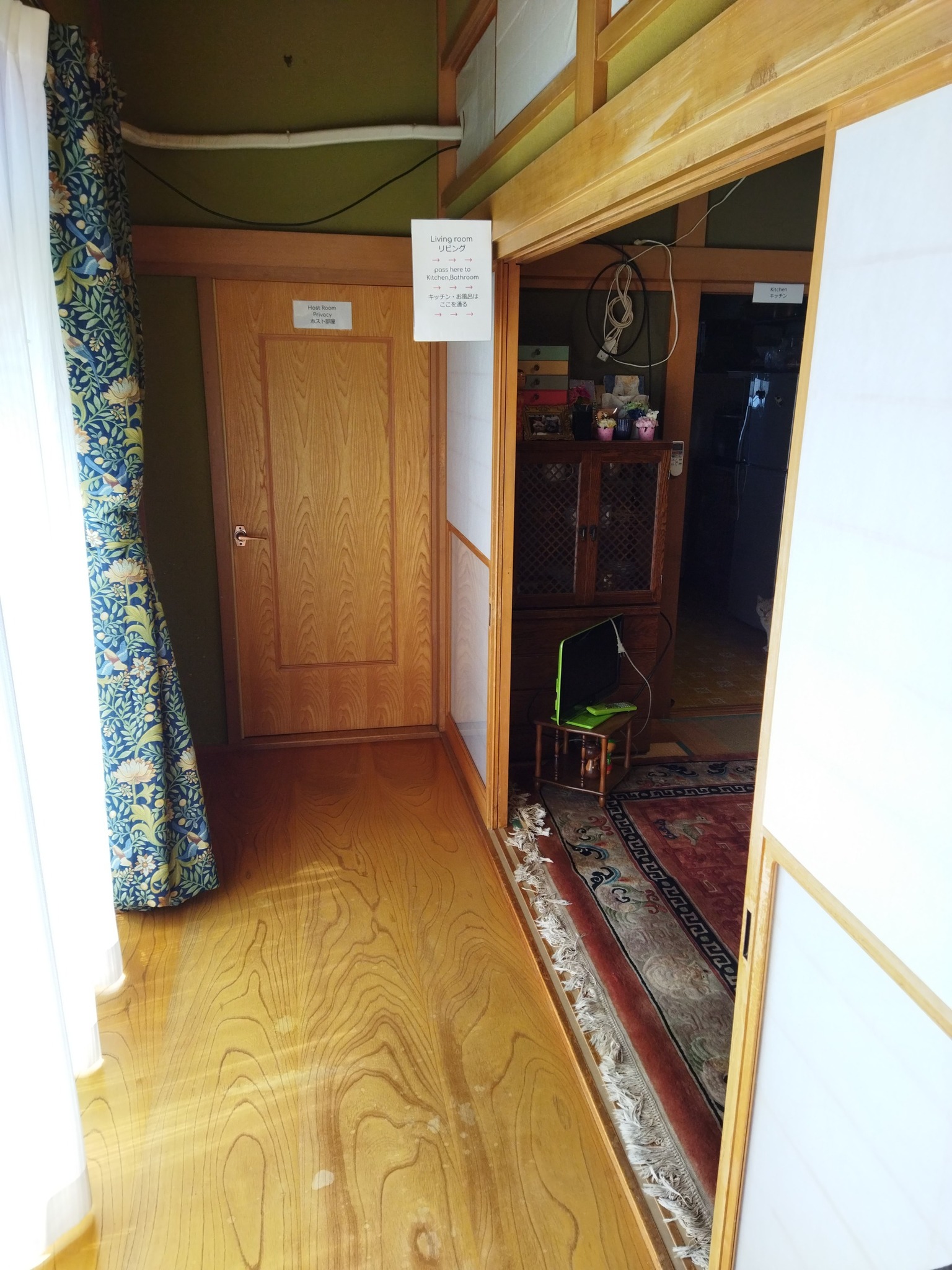  石巻繁華街近くの民家宿1/個室/2ベッド/無料駐車場/石巻駅徒歩16分/猫島乗り場徒歩10分