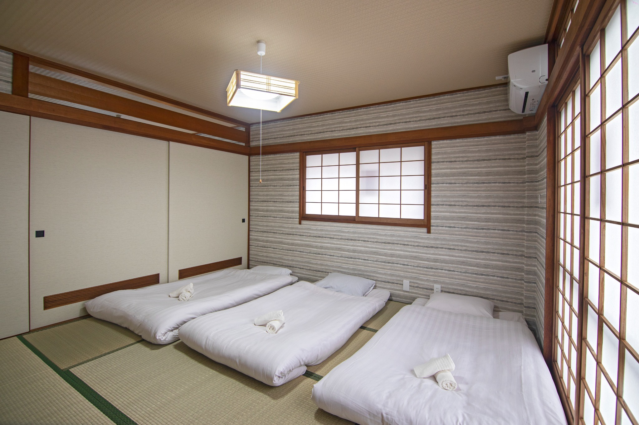 ニシナカHouse|梅田まで12分|最大13人宿泊可|和室と洋室両方あり