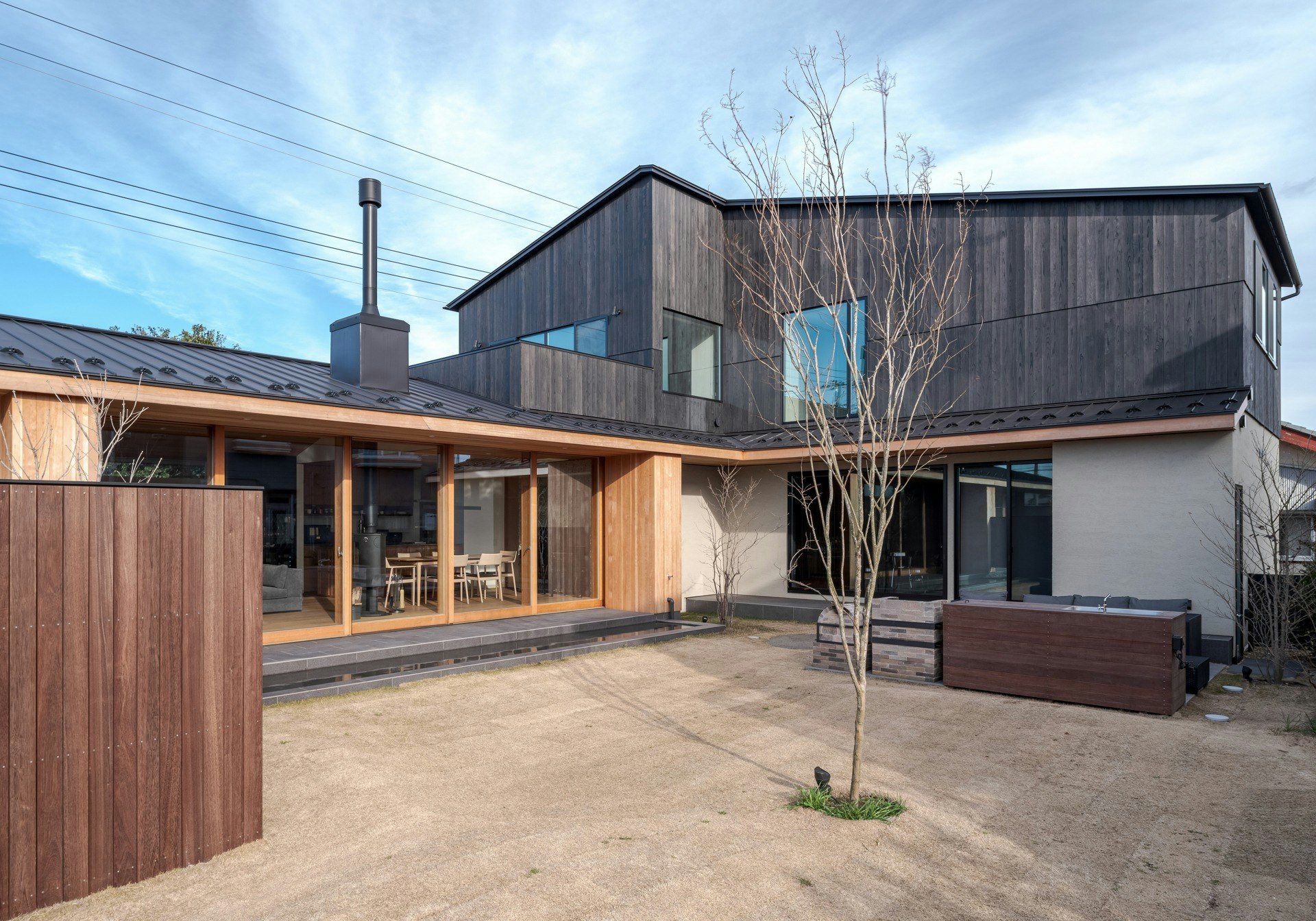 九十九里海岸まで徒歩約1分!ペット可・サウナ・プレイルーム付き高級貸別荘