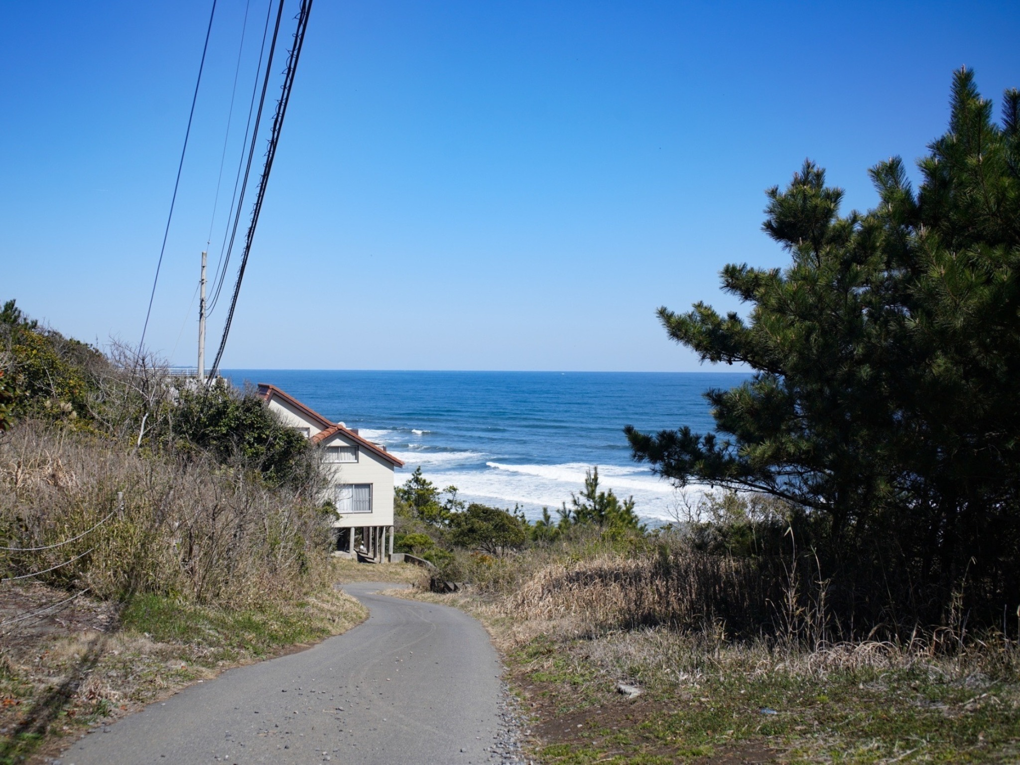 【1日1組限定】海辺の高台に佇む隠れ家別荘!海を眺めながらBBQができる広い屋外テラス有り