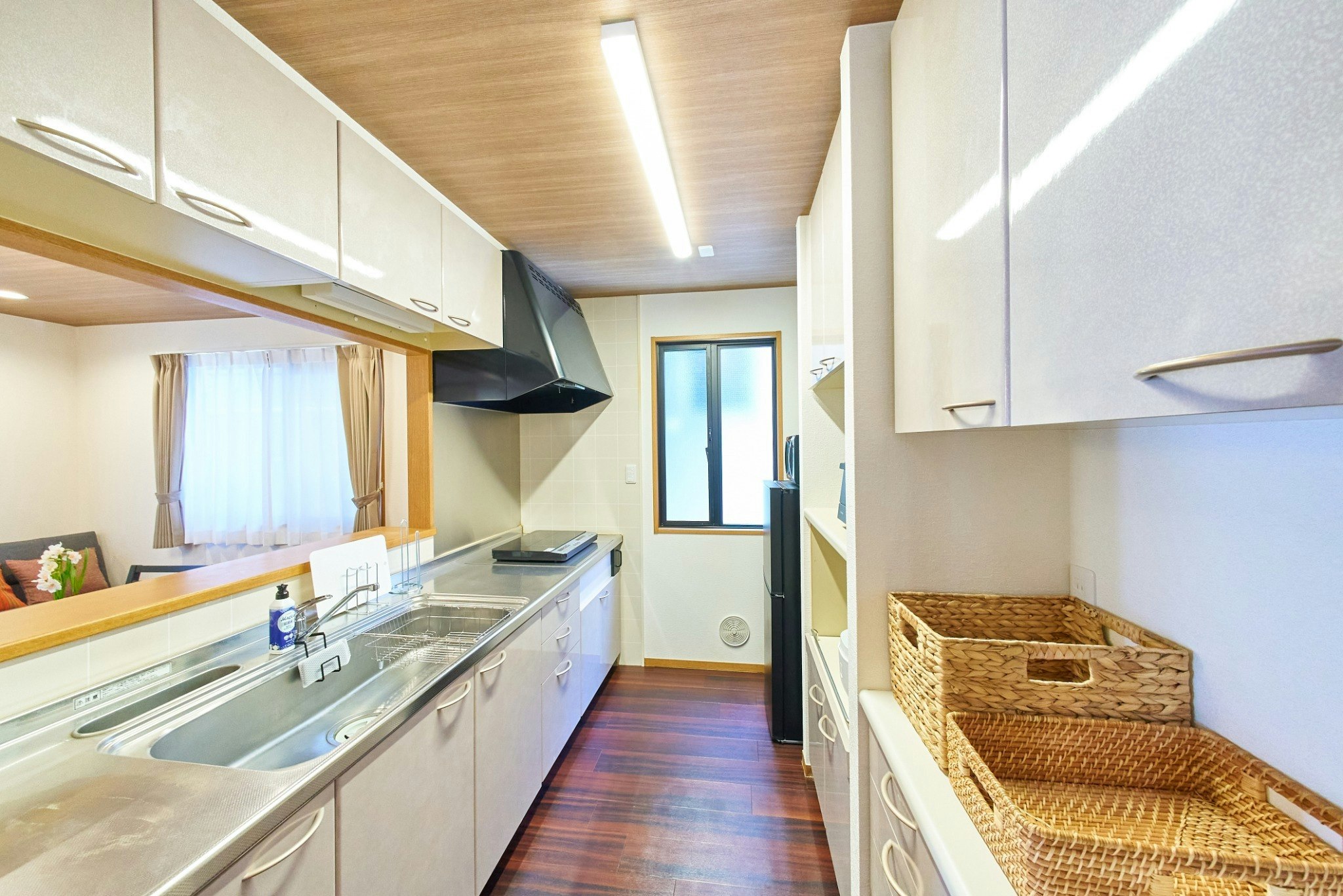 糀谷駅4分!京急蒲田駅から1駅!最大7名も収容の83m2/ダブルベッド2台、布団3組、ソファベッド1