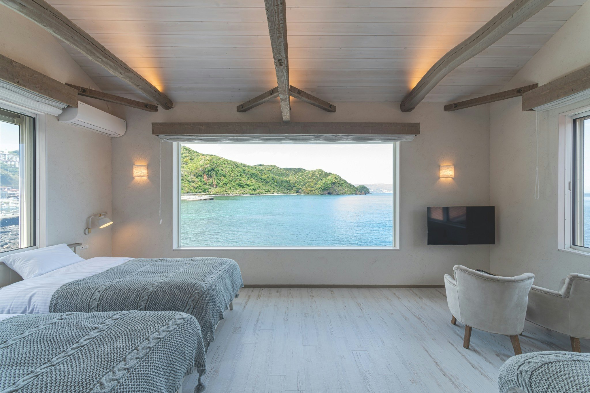 New”2坪の海岸線”「COVE KAWANA」シャビーシックな伊豆のオーシャンフロントヴィラ