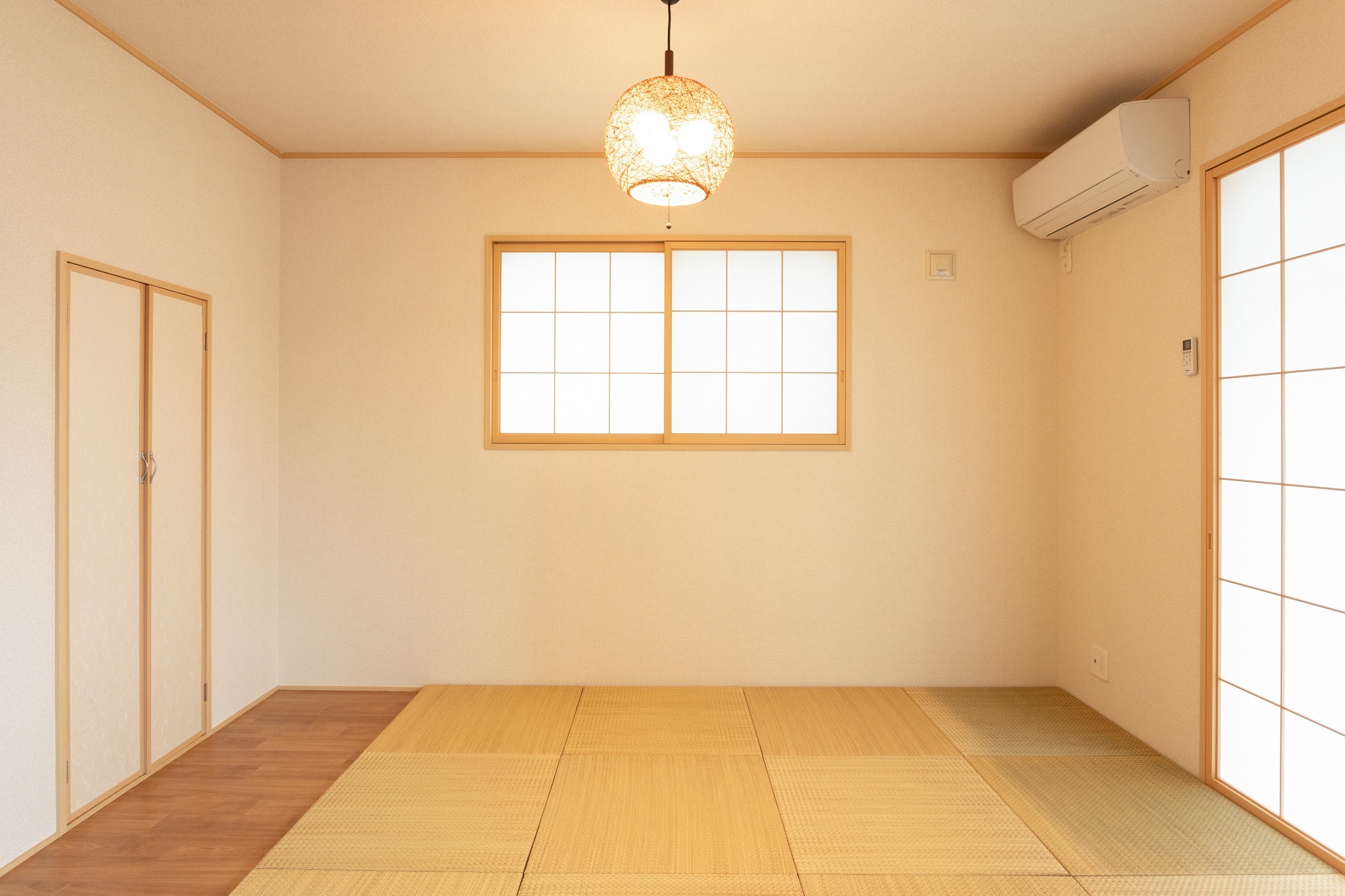 4LDK温かみある戸建貸切/100m2以上/最大8名/駐車場1台/WiFi完備