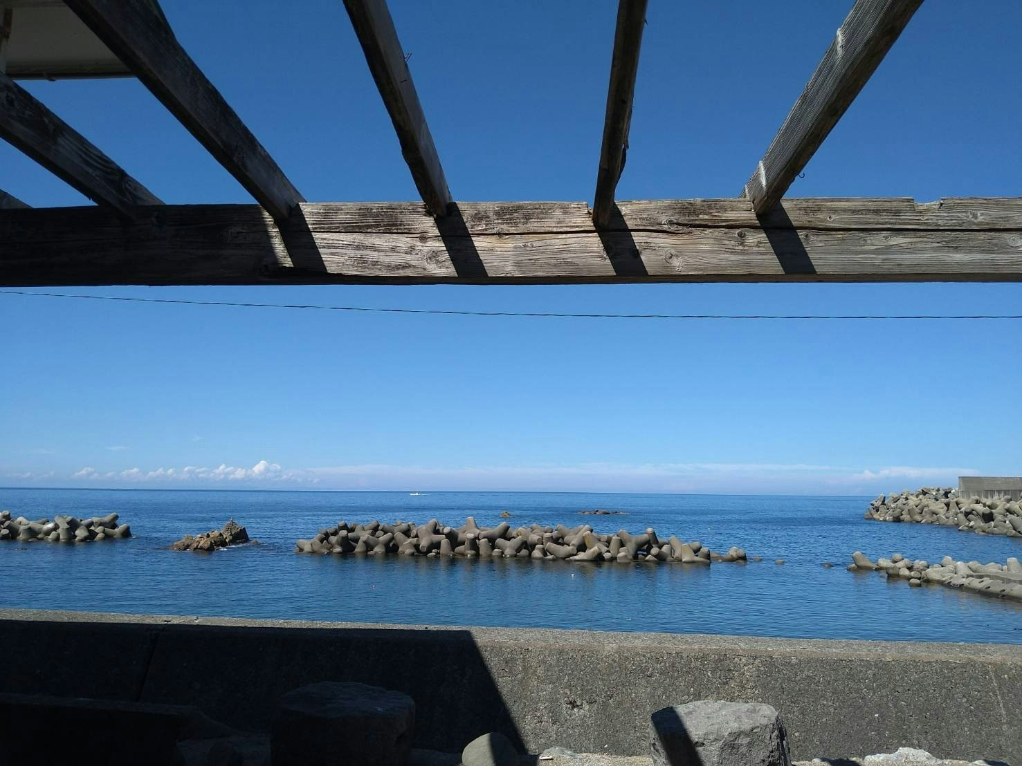 海水浴場が目の前!越前海岸の築約90年の貸切古民家です。