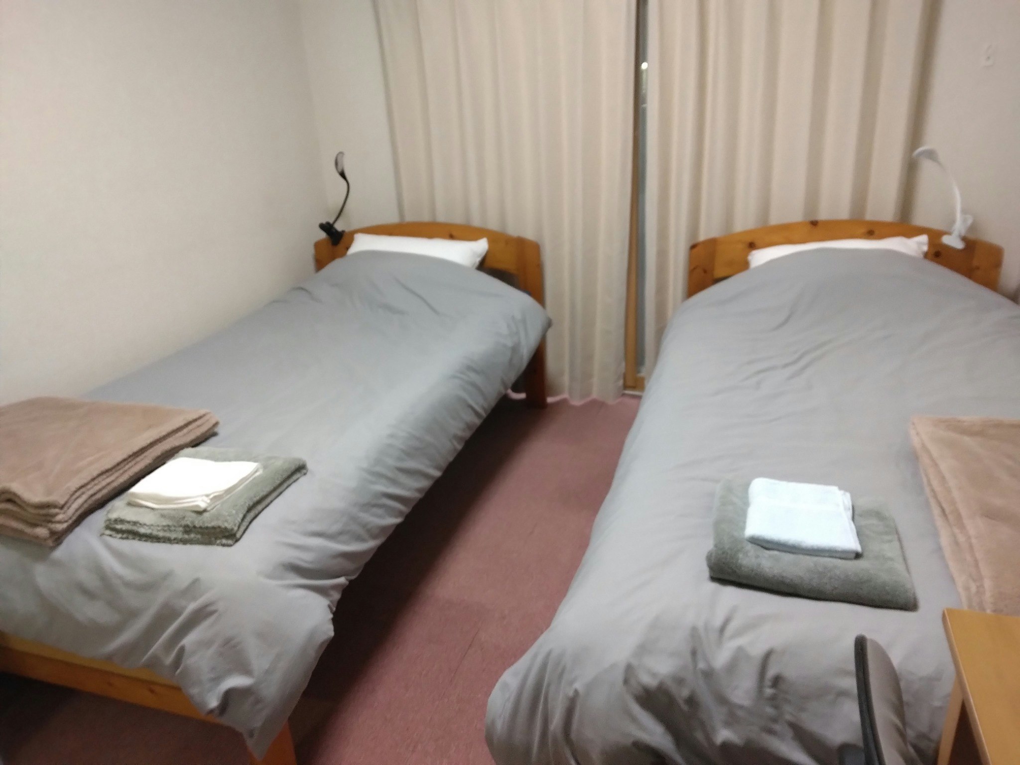 ツインルーム 定員2名 ゲストハウスベルエール小方 Vacation Rentals  南棟103