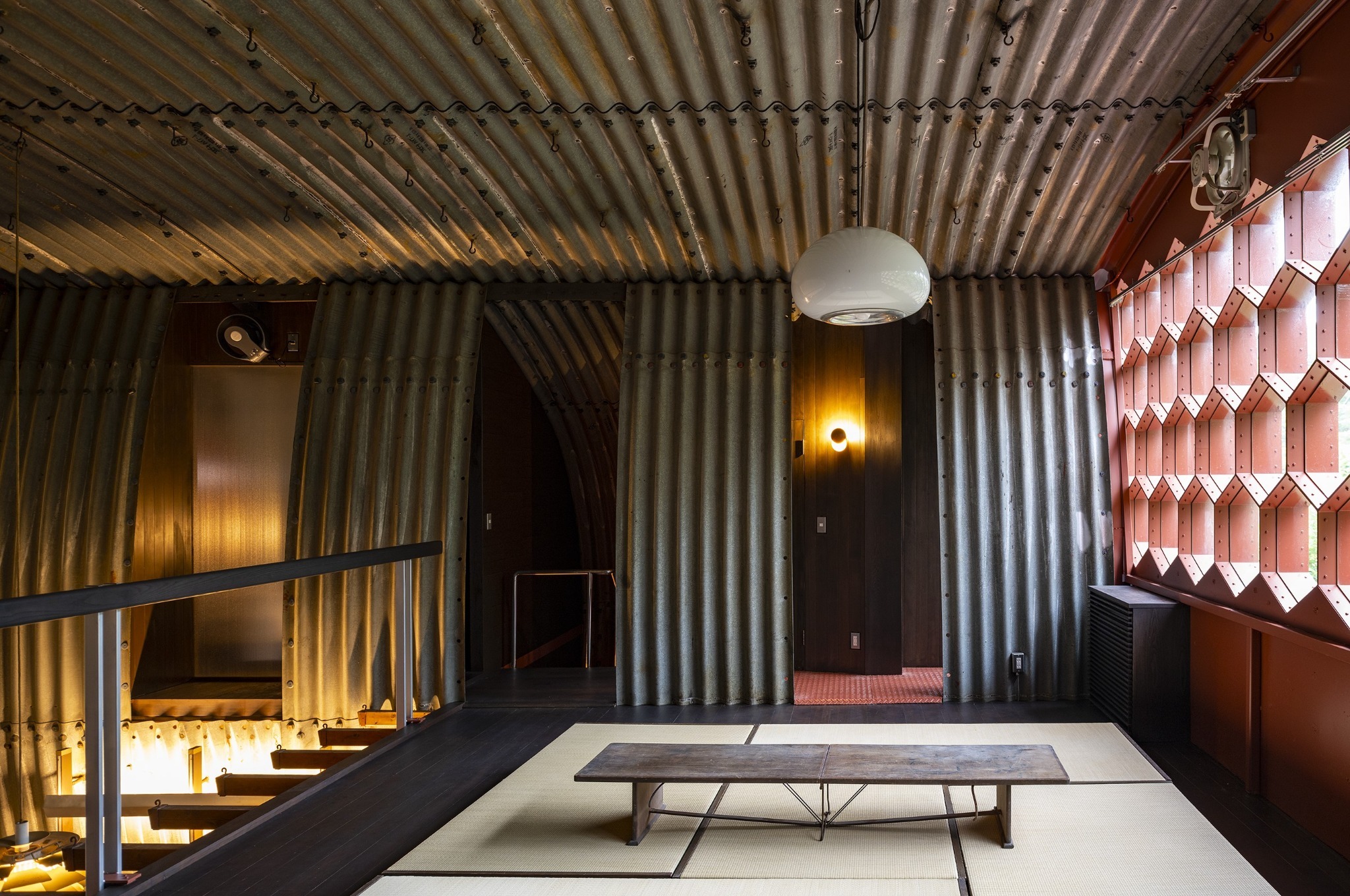 CORRUGATED HOUSE/民泊のnull