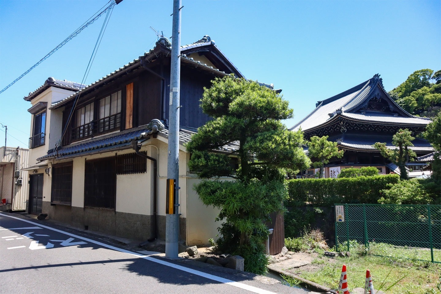 南大阪・水間寺すぐ。川辺のバルコニーでくつろぎのひと時を。