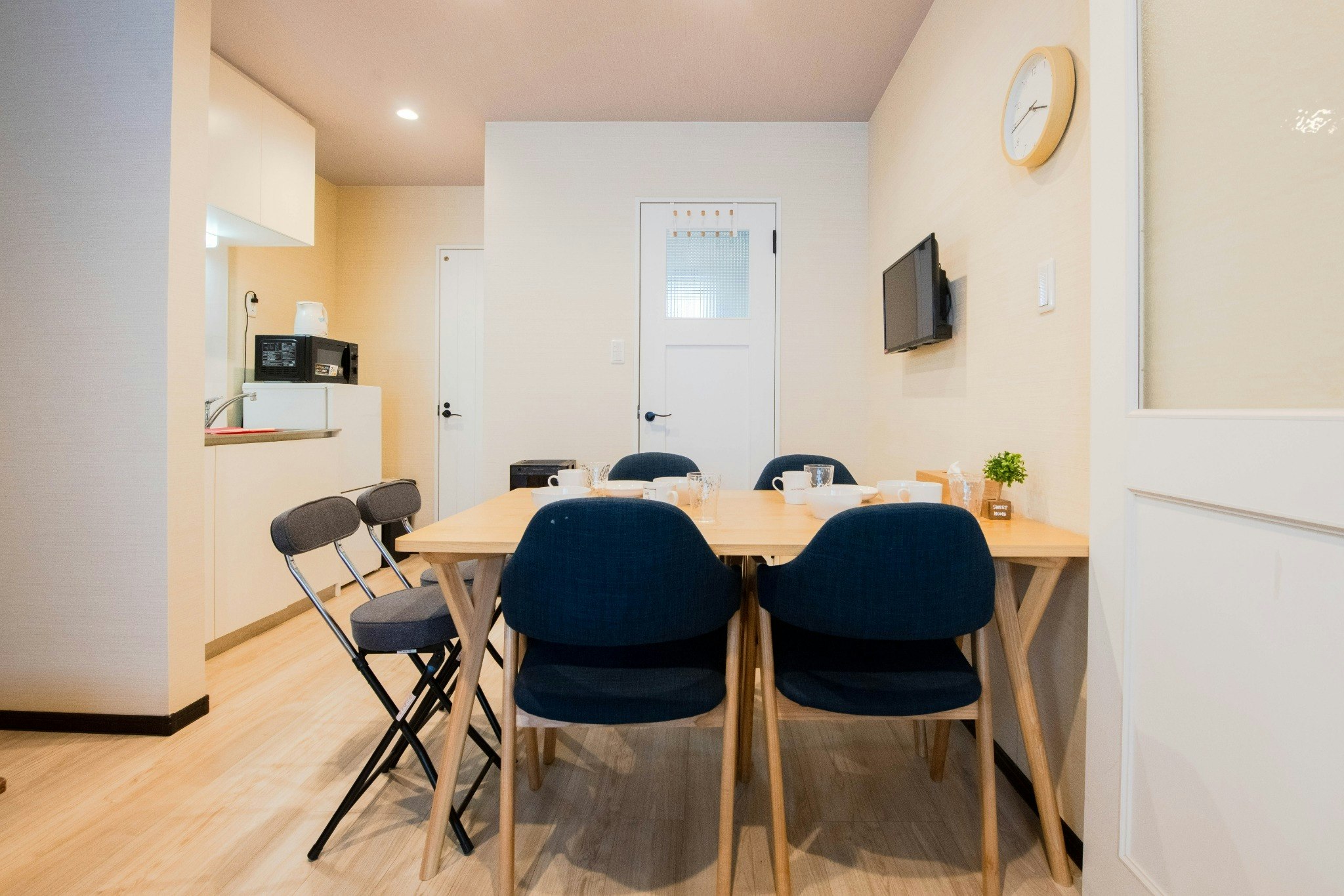 【桜川庵・東山】こぢんまりした隠れ宿|市街中心から徒歩10分|バス停すぐ|キッチン・TV・洗濯機