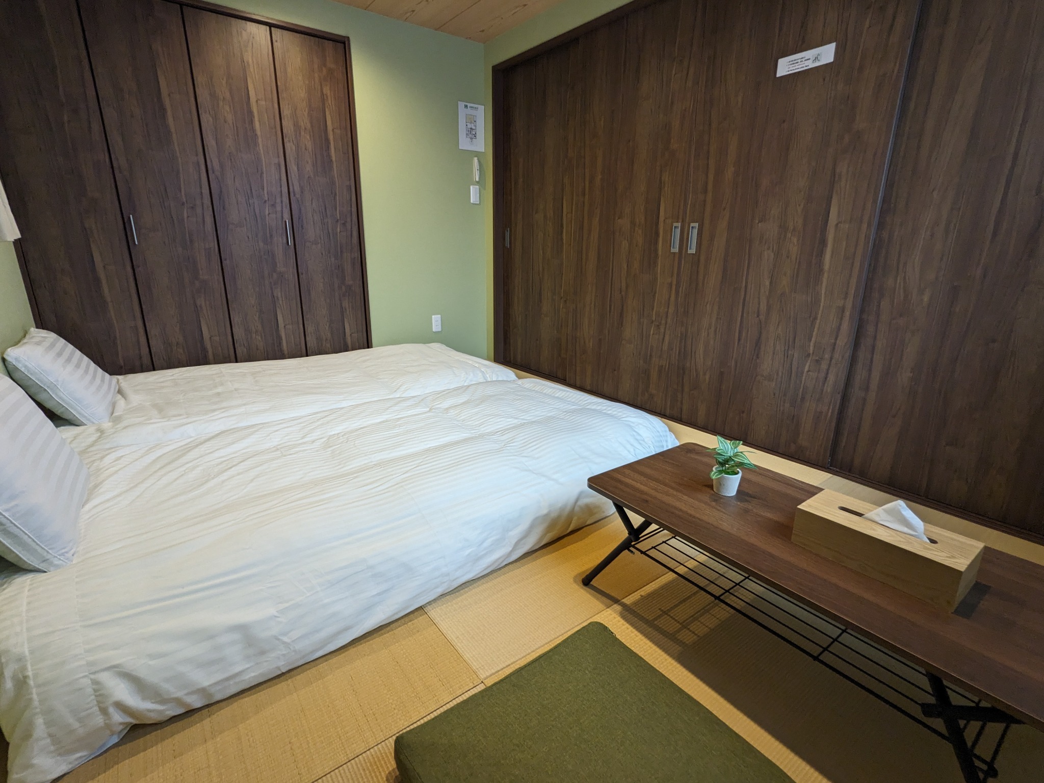 【PVT 1】京都駅6分、東福寺駅徒歩4分、伏見稲荷まで1駅|トイレ・バス別|キッチン完備|最大3名