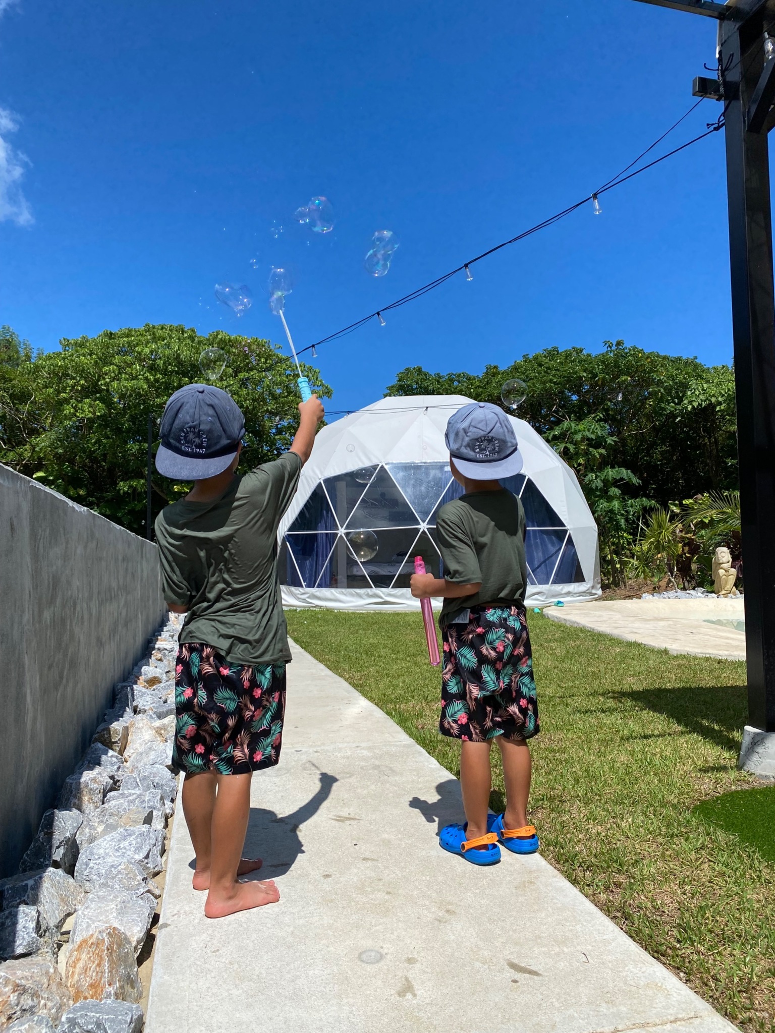 美ら海水族館はスグ近く♪寝具持ち込みで追加人数無料!!プール付きプライベートグランピング場!!