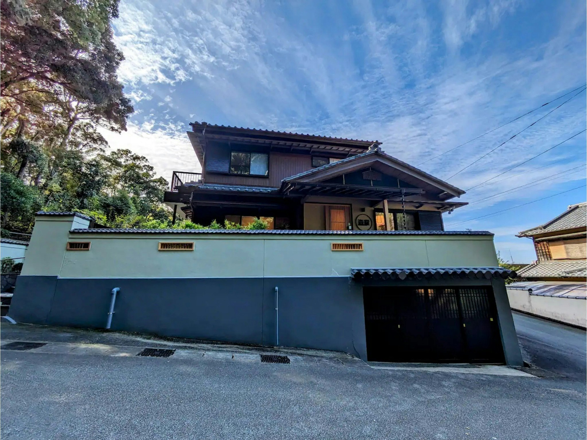 お隣が伊勢神宮の宿