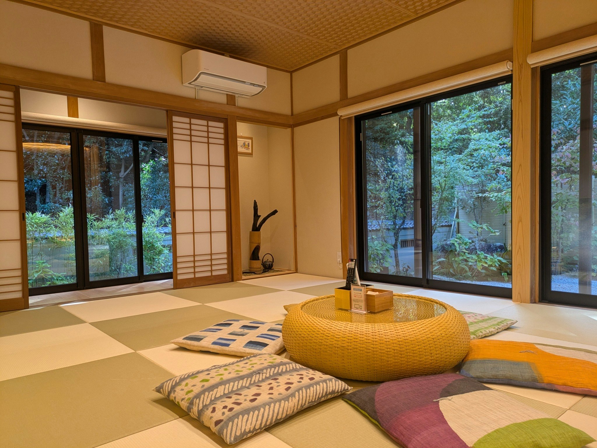 お隣が伊勢神宮/おかげ横丁中心部(赤福本店)まで徒歩5分/内宮宇治橋まで徒歩10分/貴重な立地