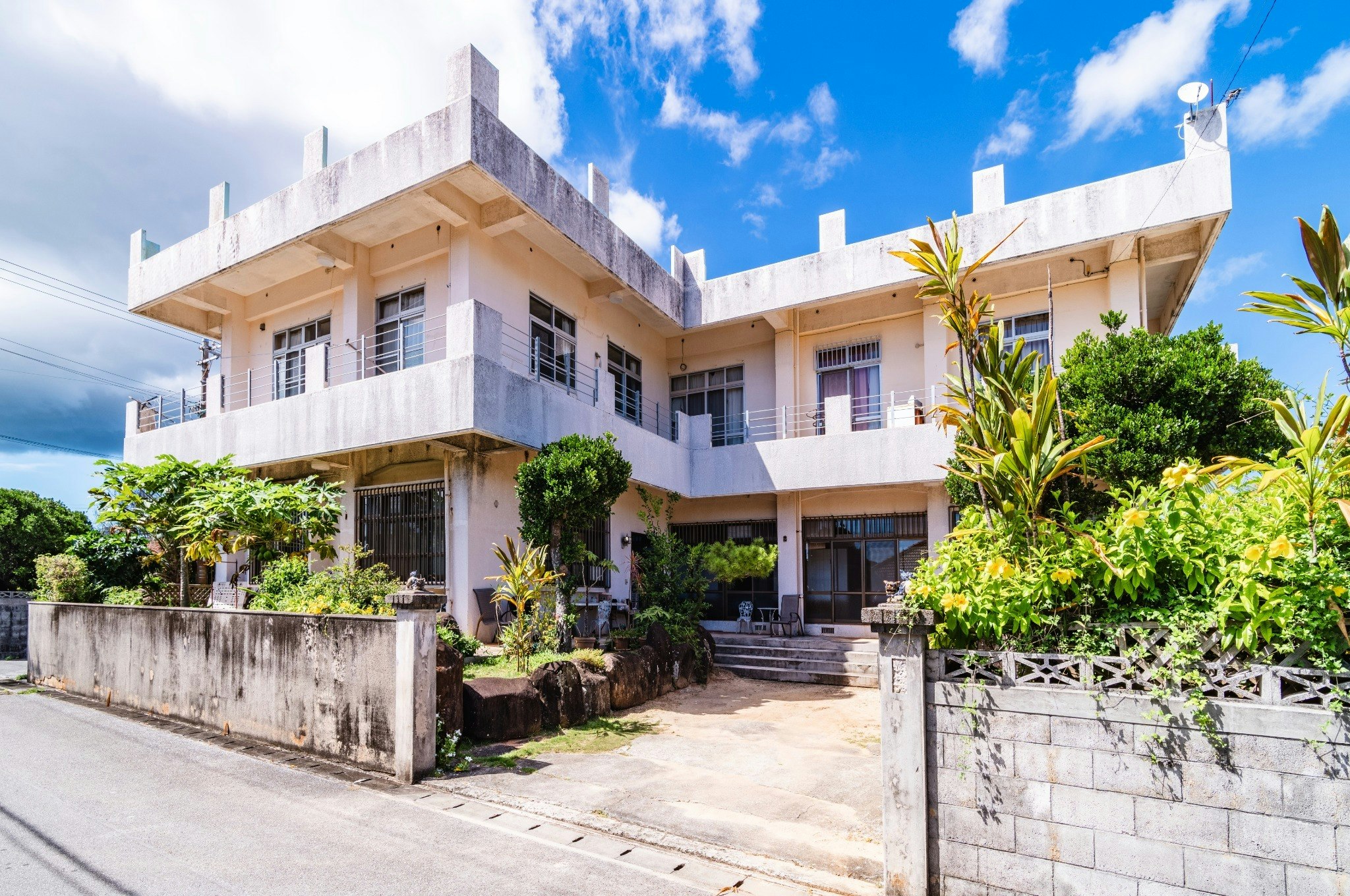 久米島の一棟貸し|100坪のゆったり空間!和室&ベッドルーム完備/最大10名様OK!