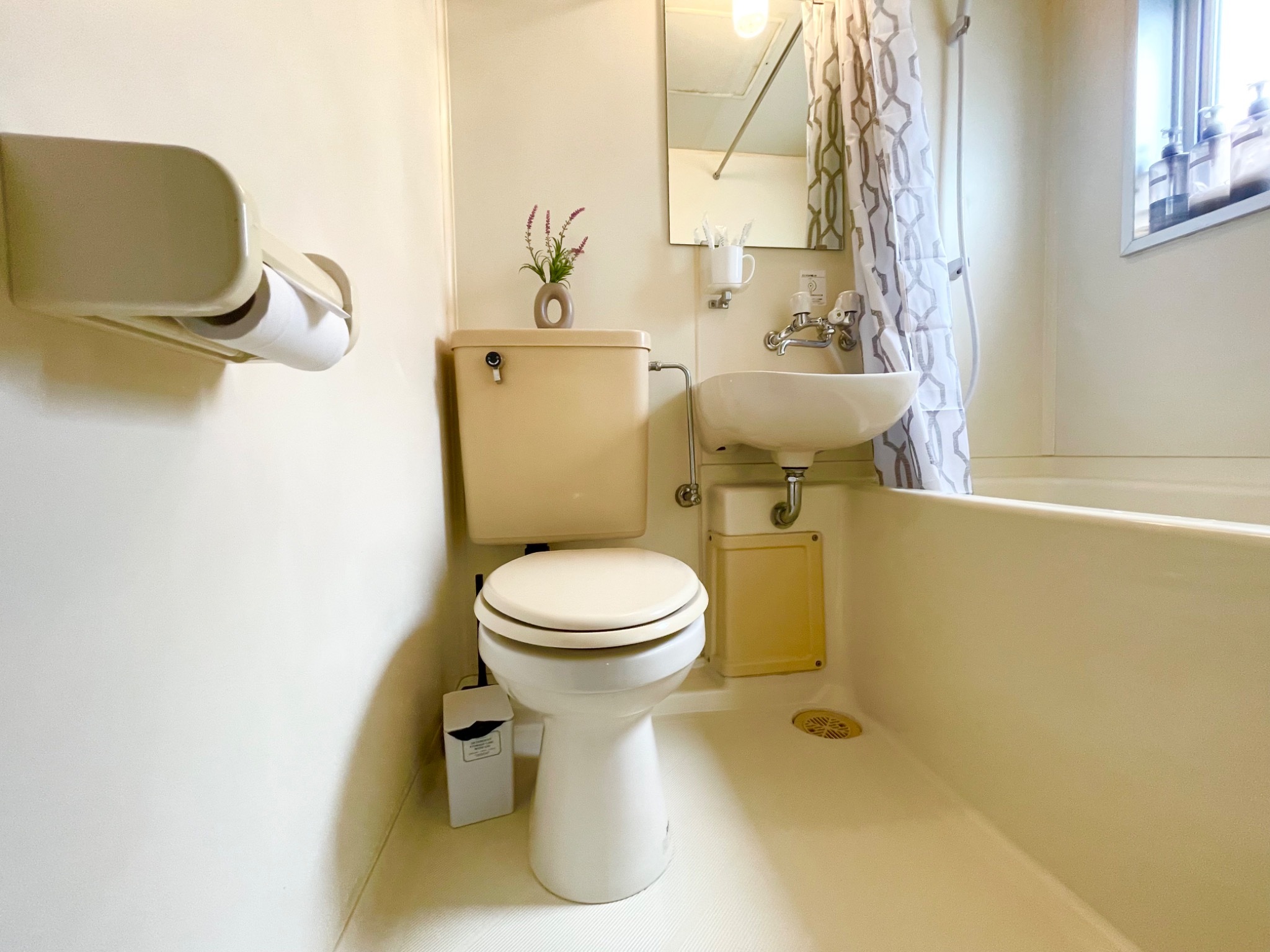 サクラ201伊丹空港から電車で20分!梅田まで電車で15分!最大5名宿泊可能大阪のローカルタウン!