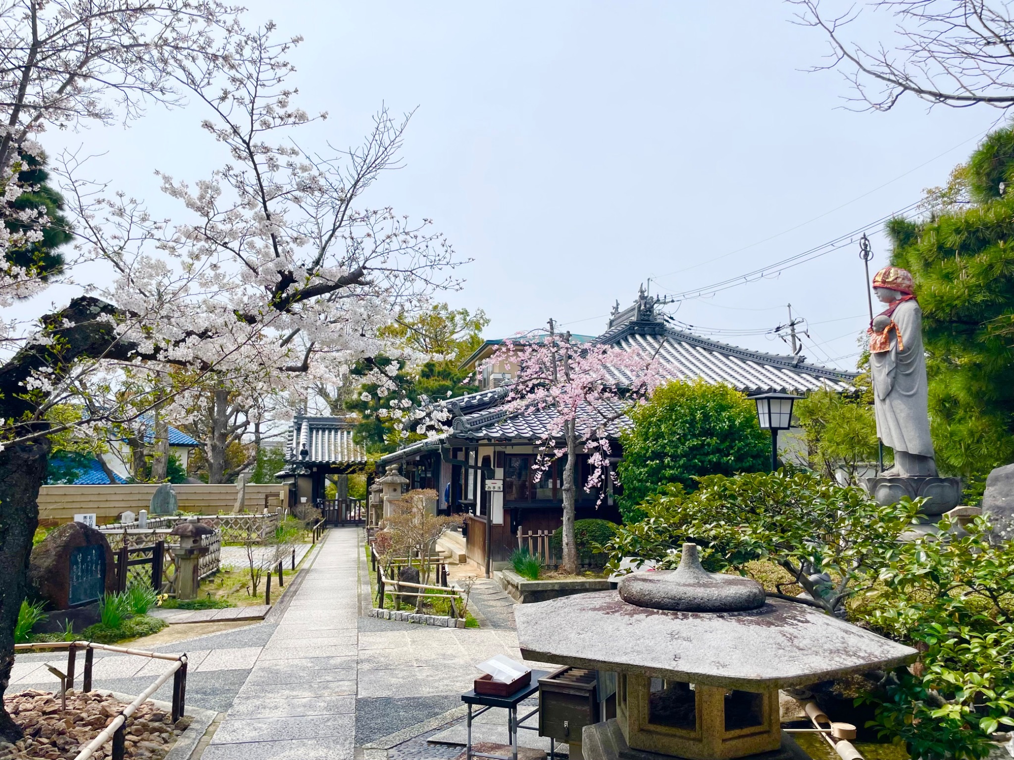 サクラ201伊丹空港から電車で20分!梅田まで電車で15分!最大5名宿泊可能大阪のローカルタウン!