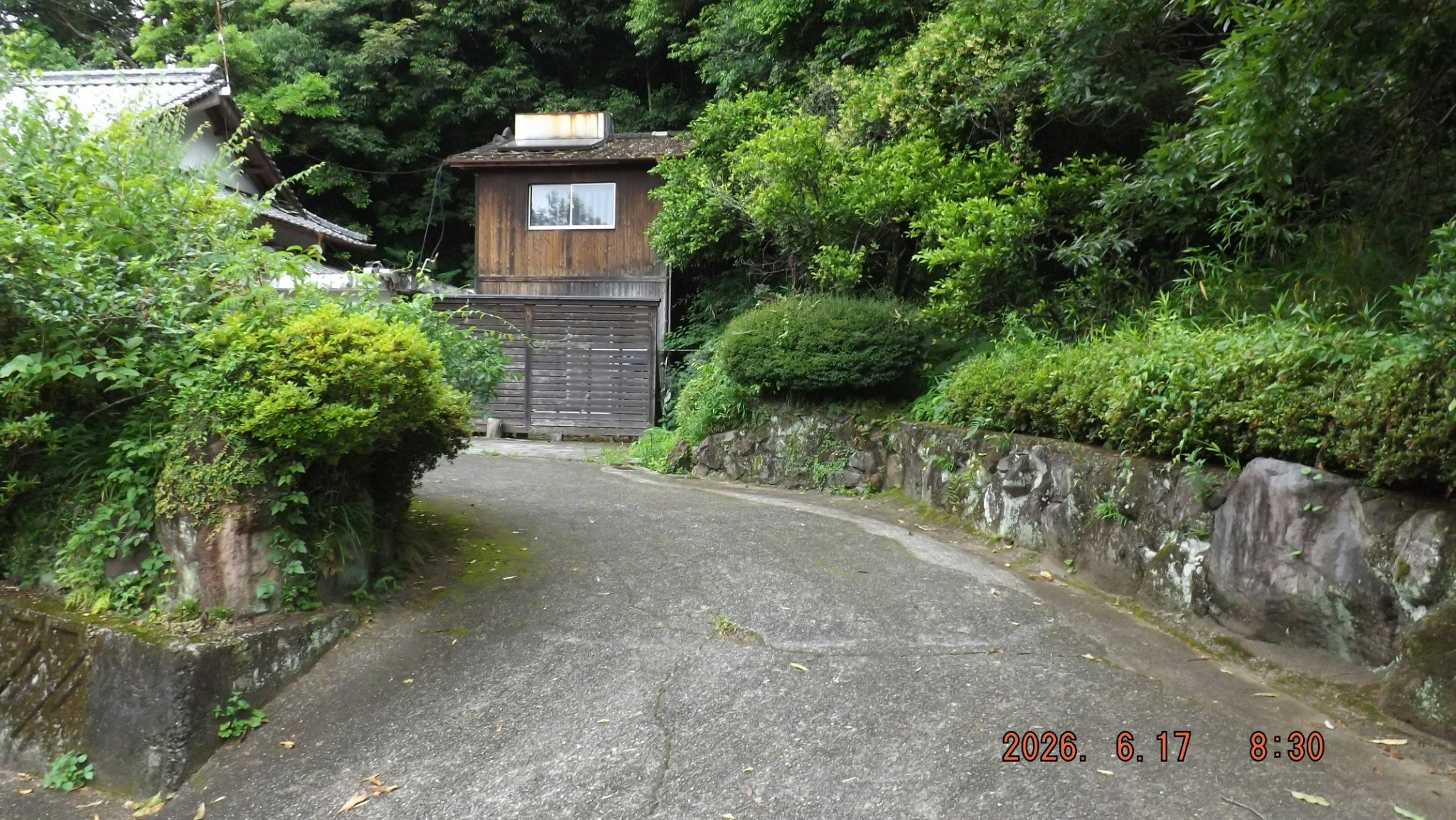 里山の二輪の家