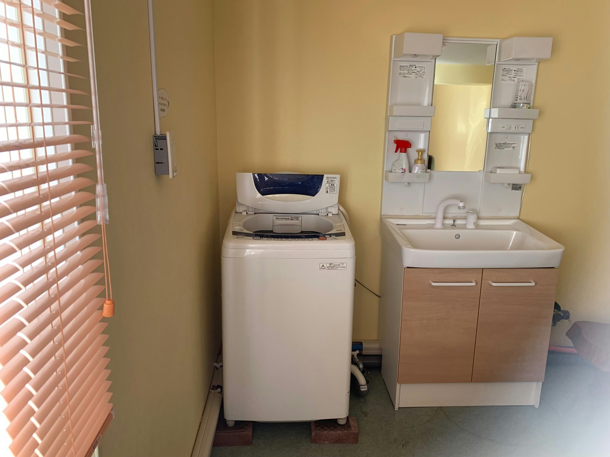 【禁煙】1F (バスルームと共有)