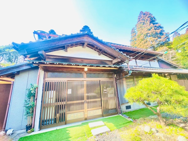 5372258_large.jpeg?auto=format